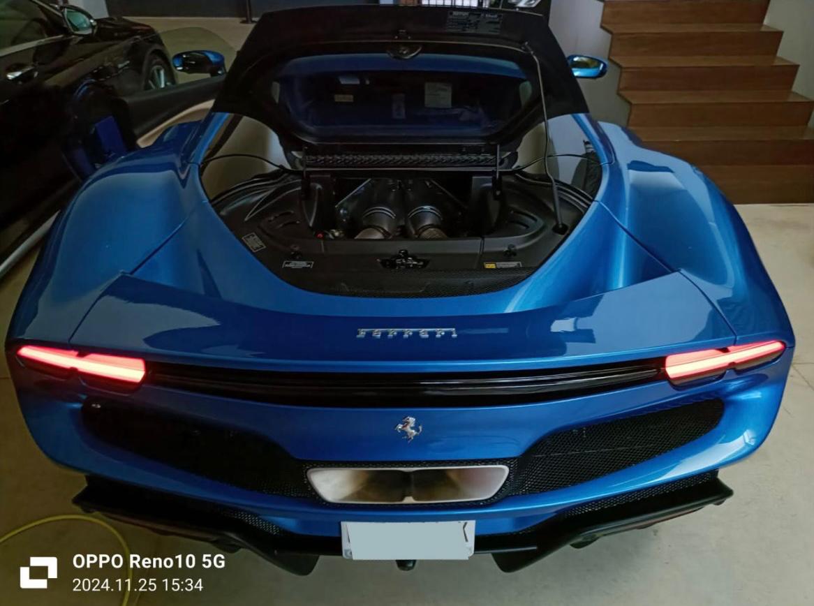 Ferrari 296 GTS 2024