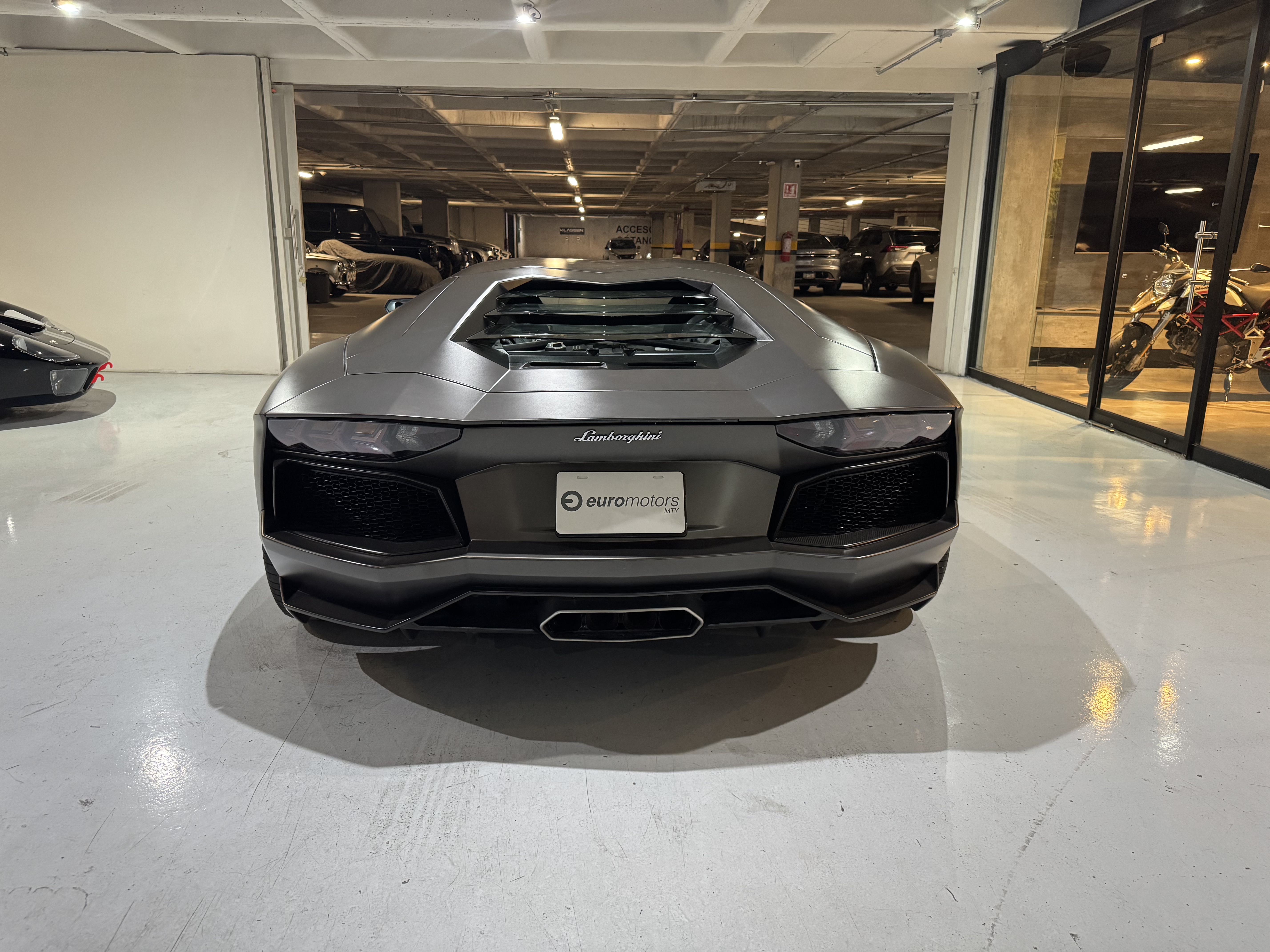 Lamborghini Aventador 2015