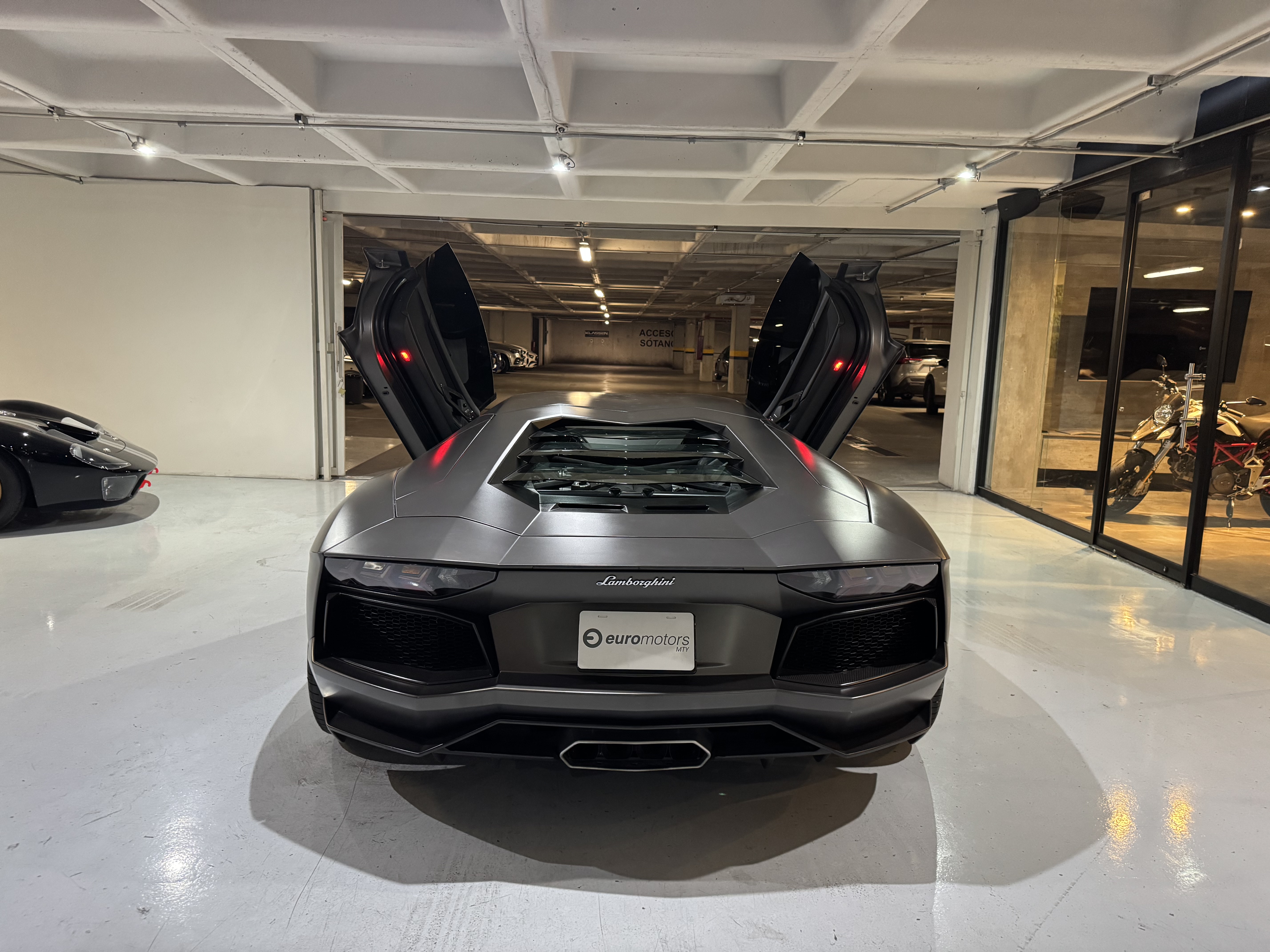 Lamborghini Aventador 2015