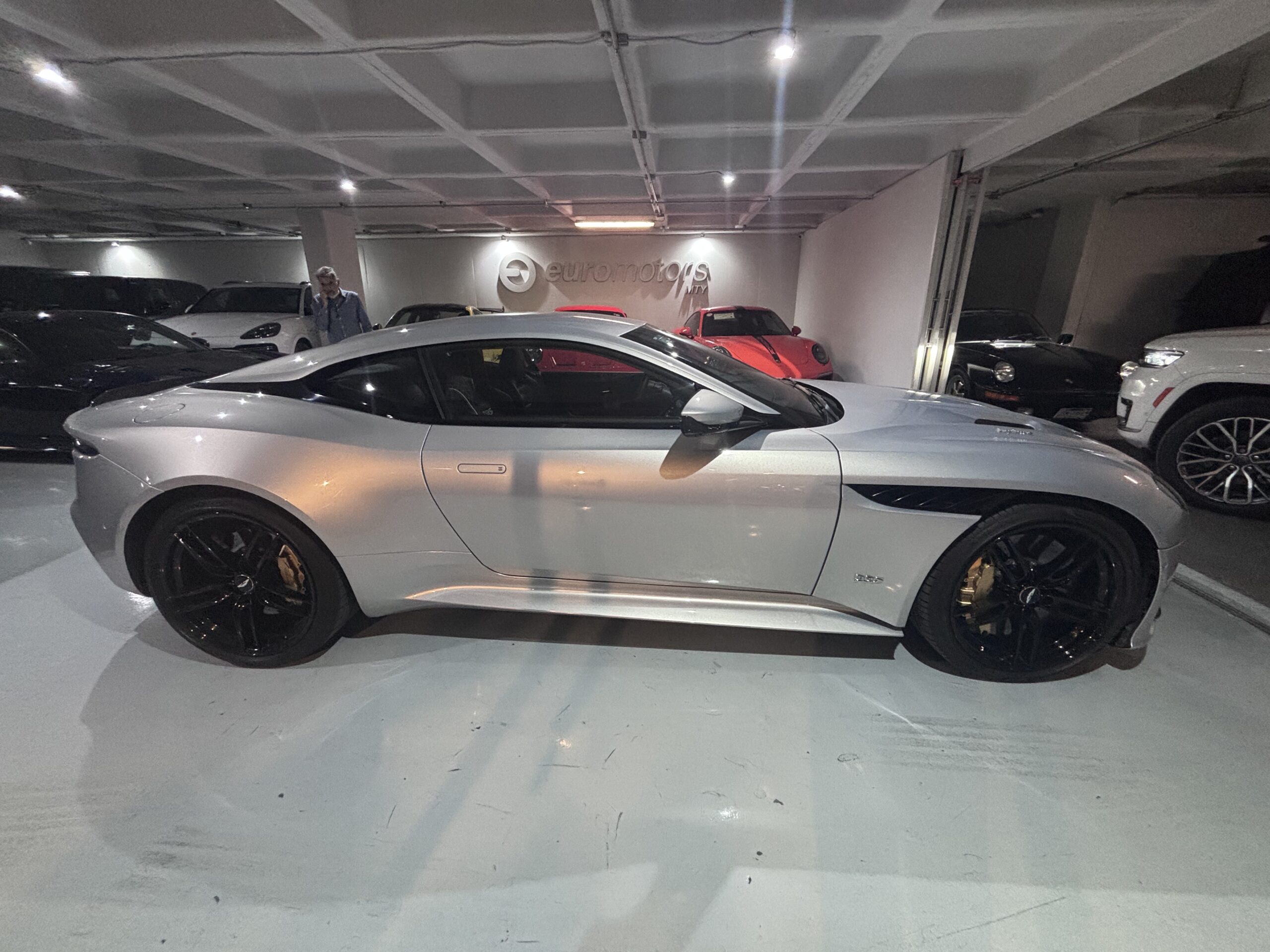 ASTON MARTIN DBS SUPPERLEGGERA 2019