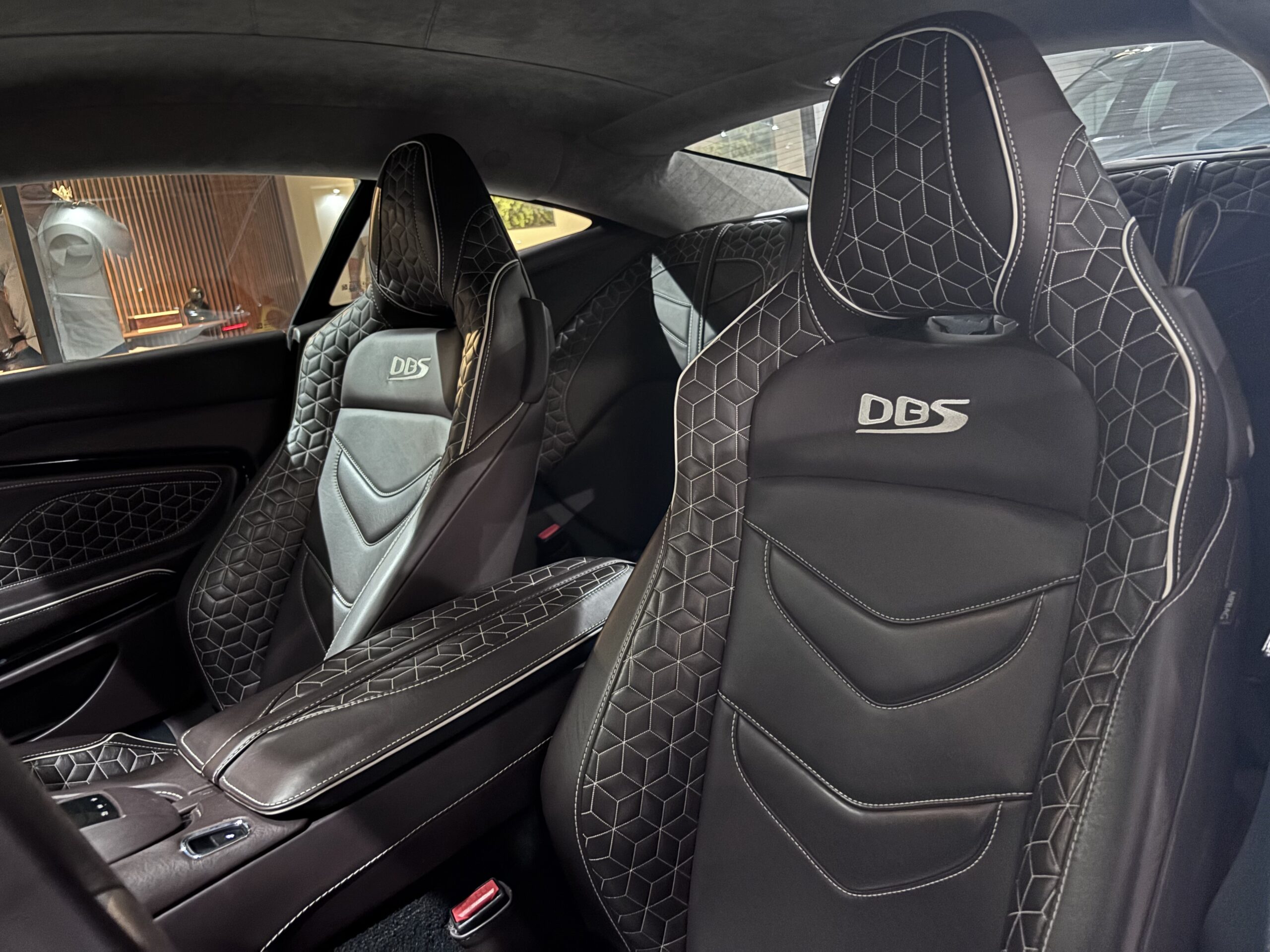 ASTON MARTIN DBS SUPPERLEGGERA 2019