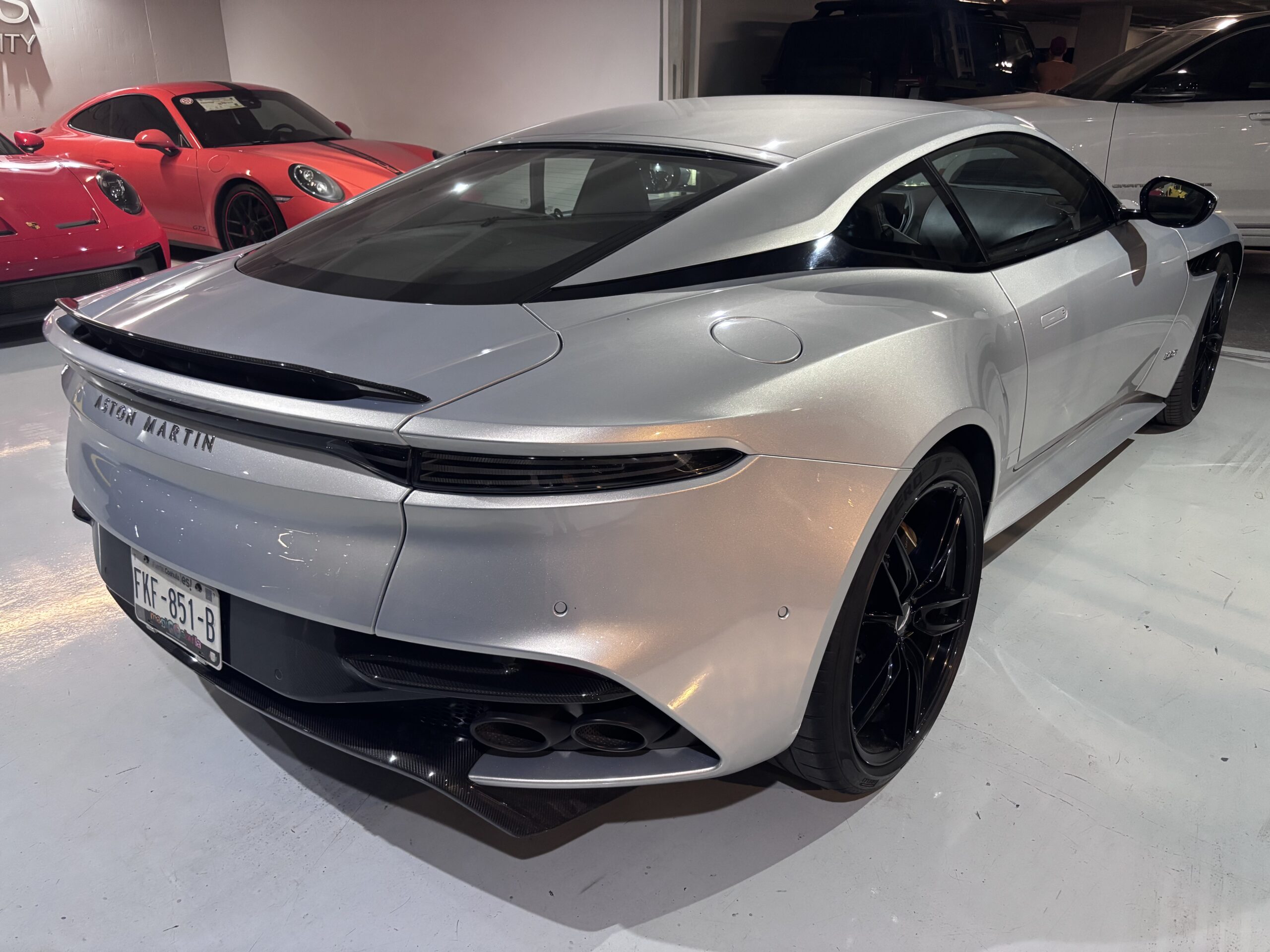 ASTON MARTIN DBS SUPPERLEGGERA 2019