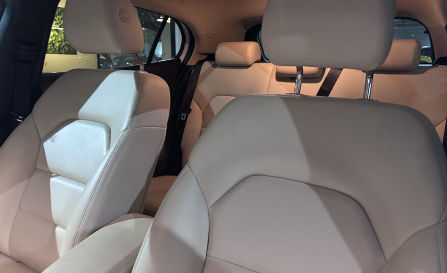 MERCEDES BENZ GLA 200 2020