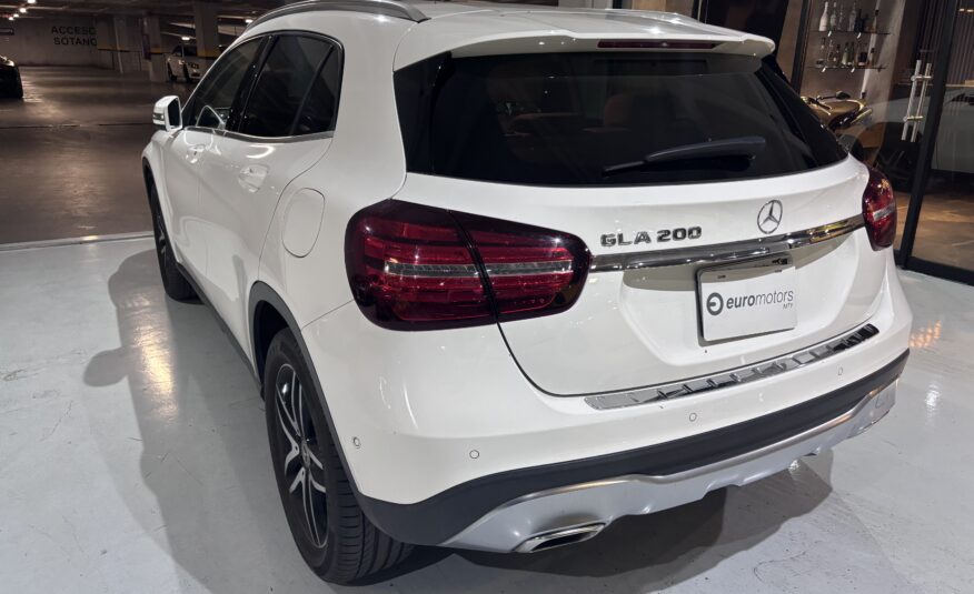 MERCEDES BENZ GLA 200 2020