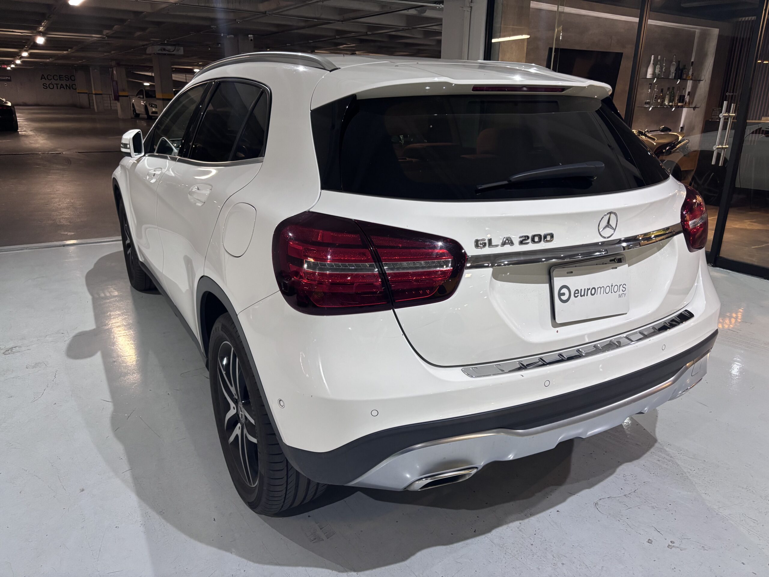 MERCEDES BENZ GLA 200 2020