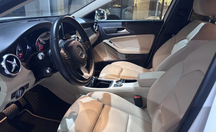MERCEDES BENZ GLA 200 2020