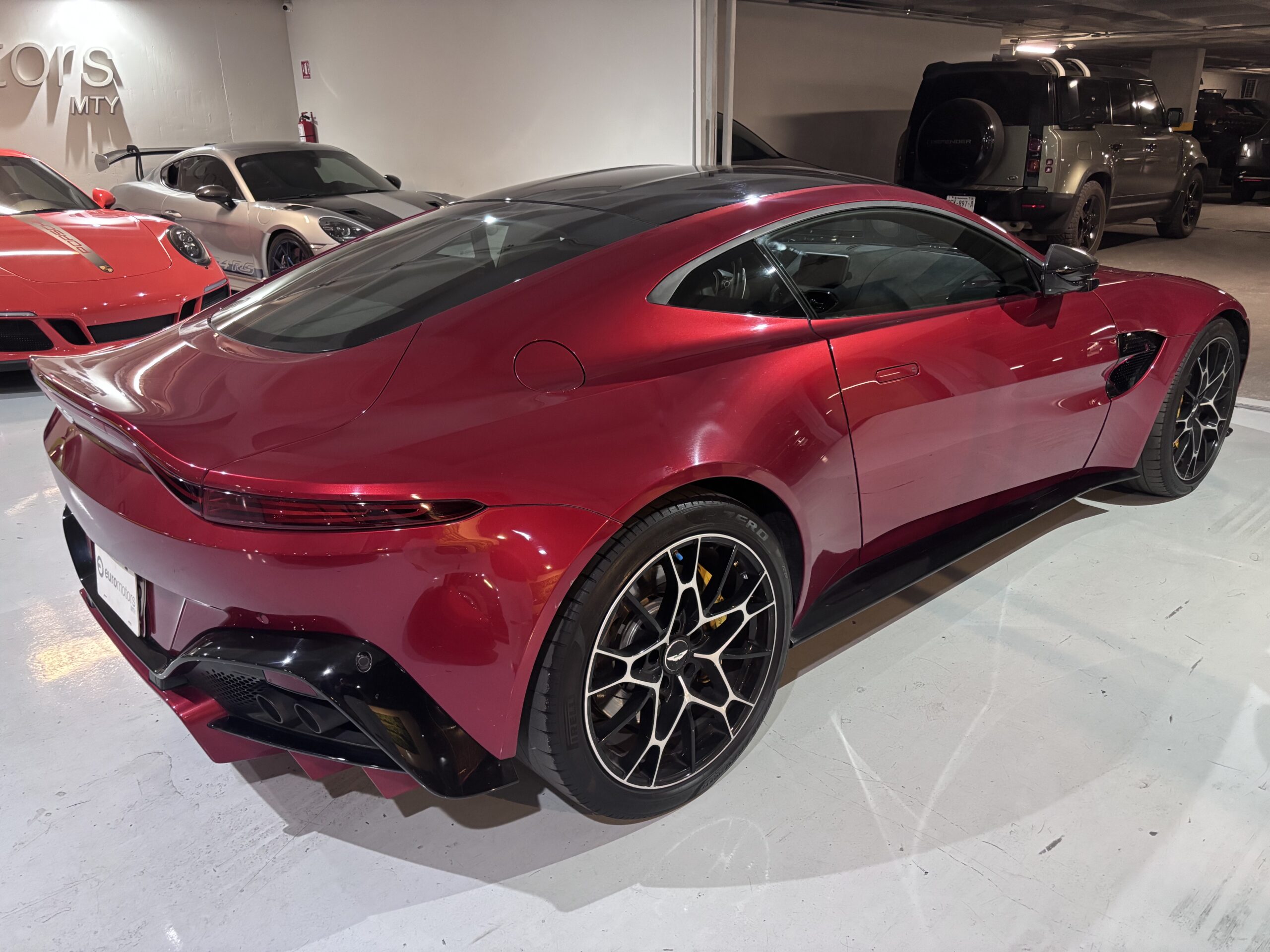 ASTON MARTIN VANTAGE 2019