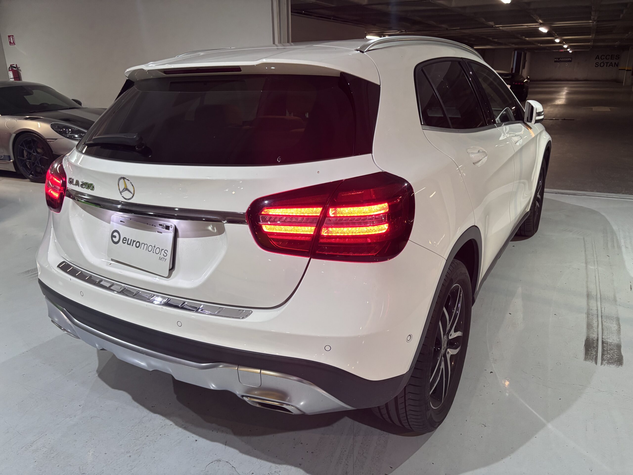 MERCEDES BENZ GLA 200 2020
