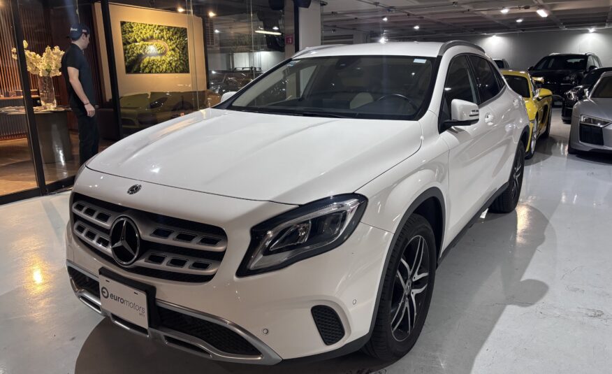 MERCEDES BENZ GLA 200 2020