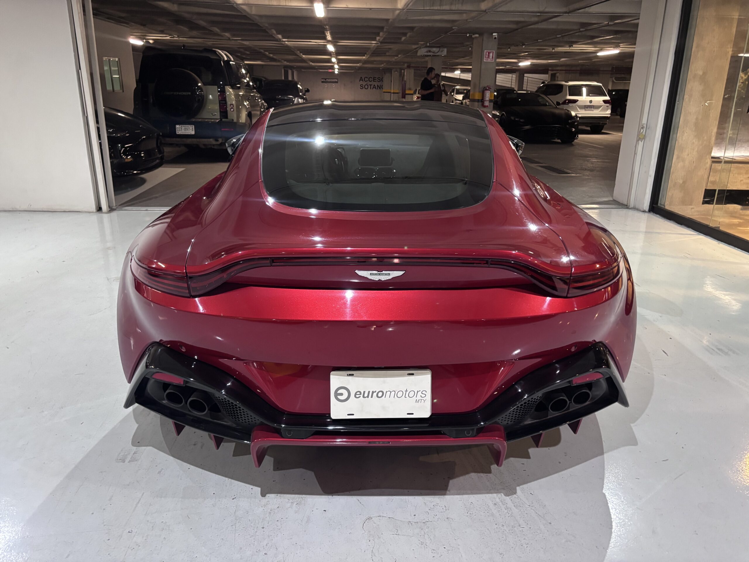 ASTON MARTIN VANTAGE 2019