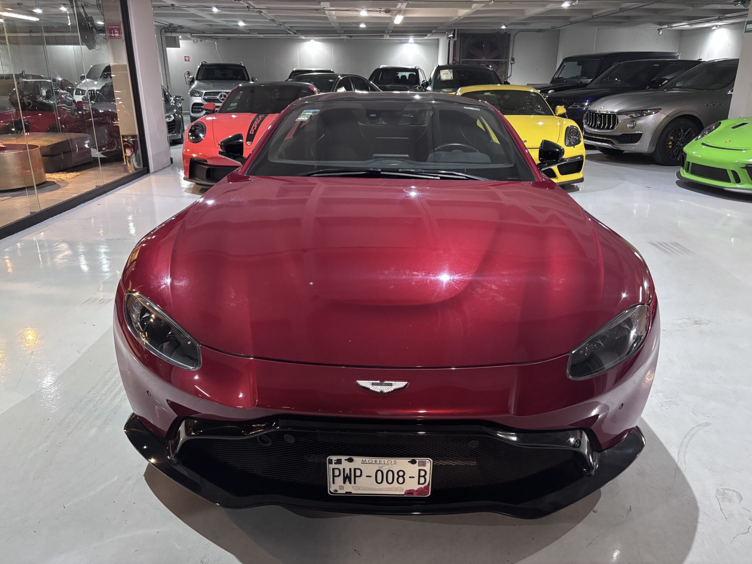 ASTON MARTIN VANTAGE 2019