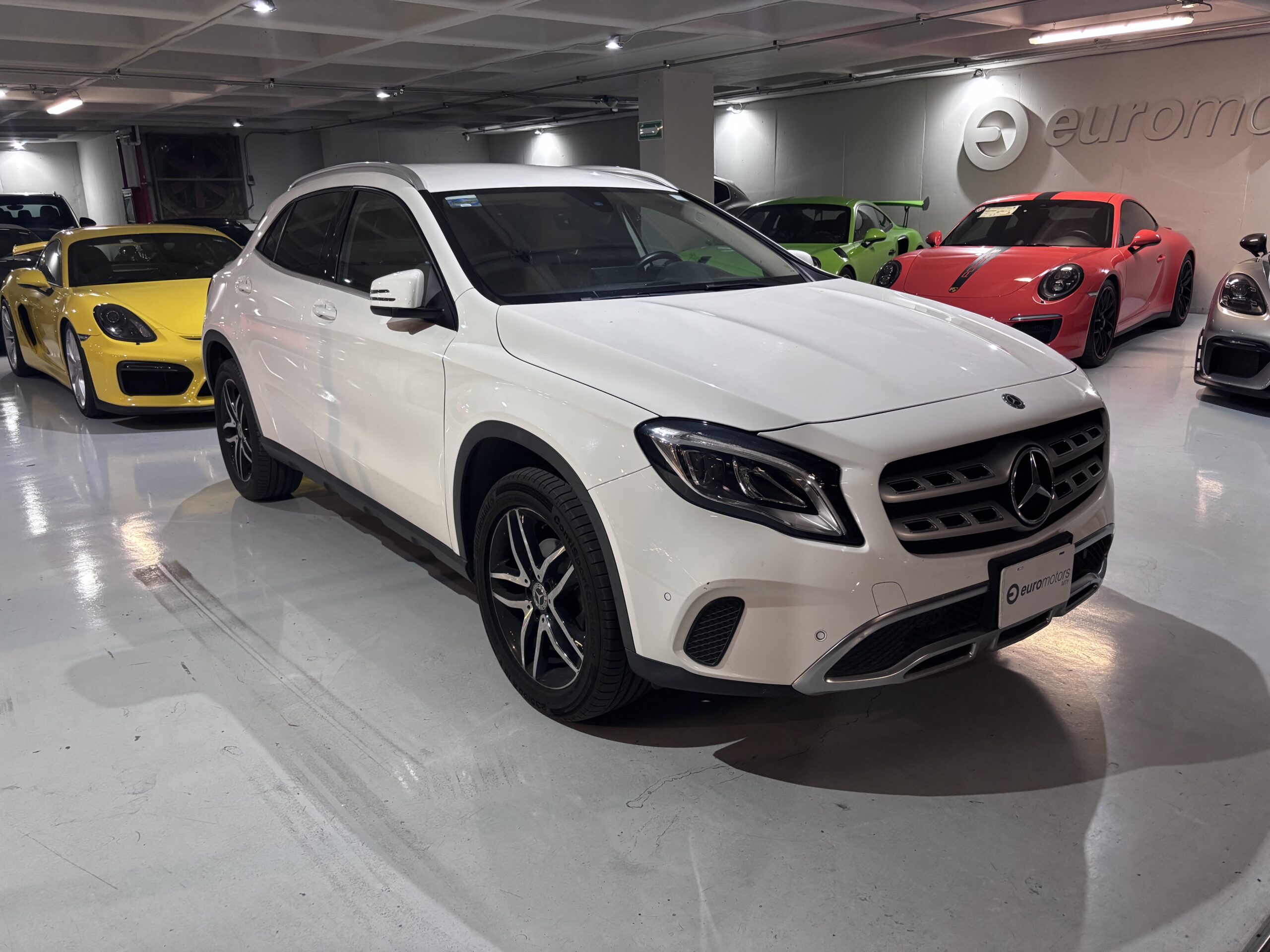 MERCEDES BENZ GLA 200 2020