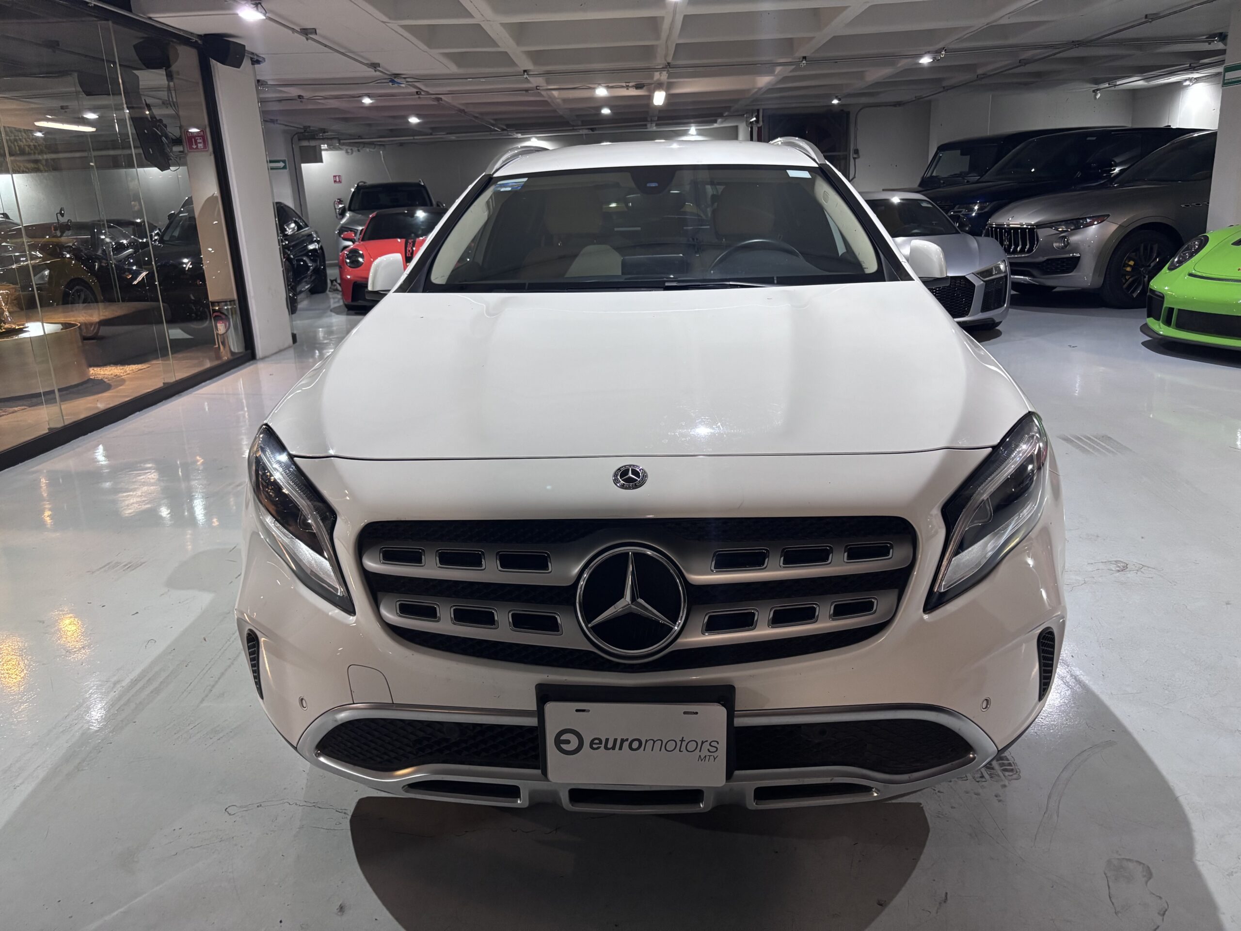MERCEDES BENZ GLA 200 2020