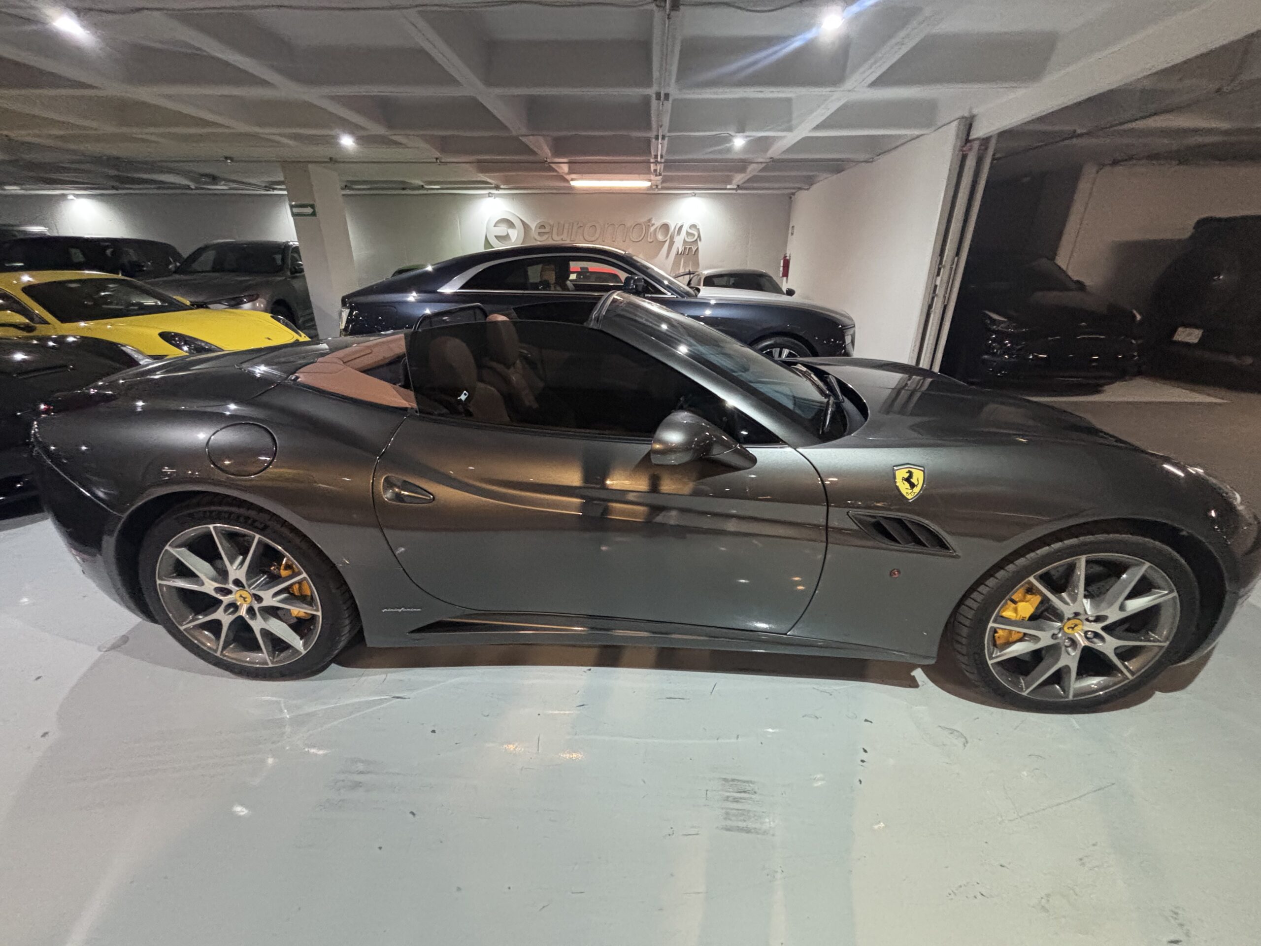 FERRARI CALIFORNIA 2010