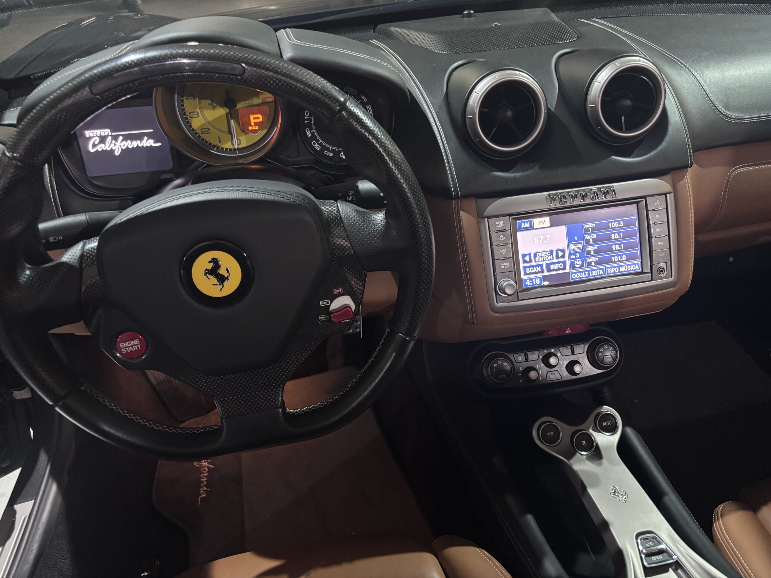 FERRARI CALIFORNIA 2010