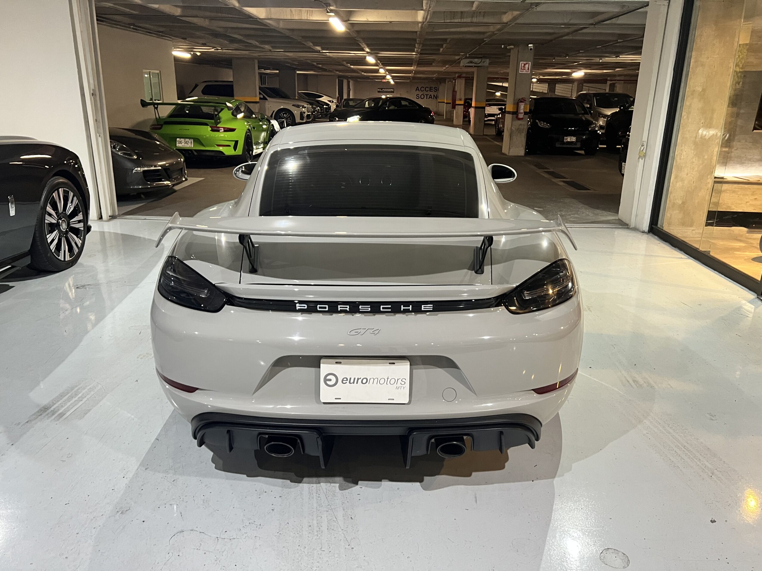 PORSCHE GT4 2021