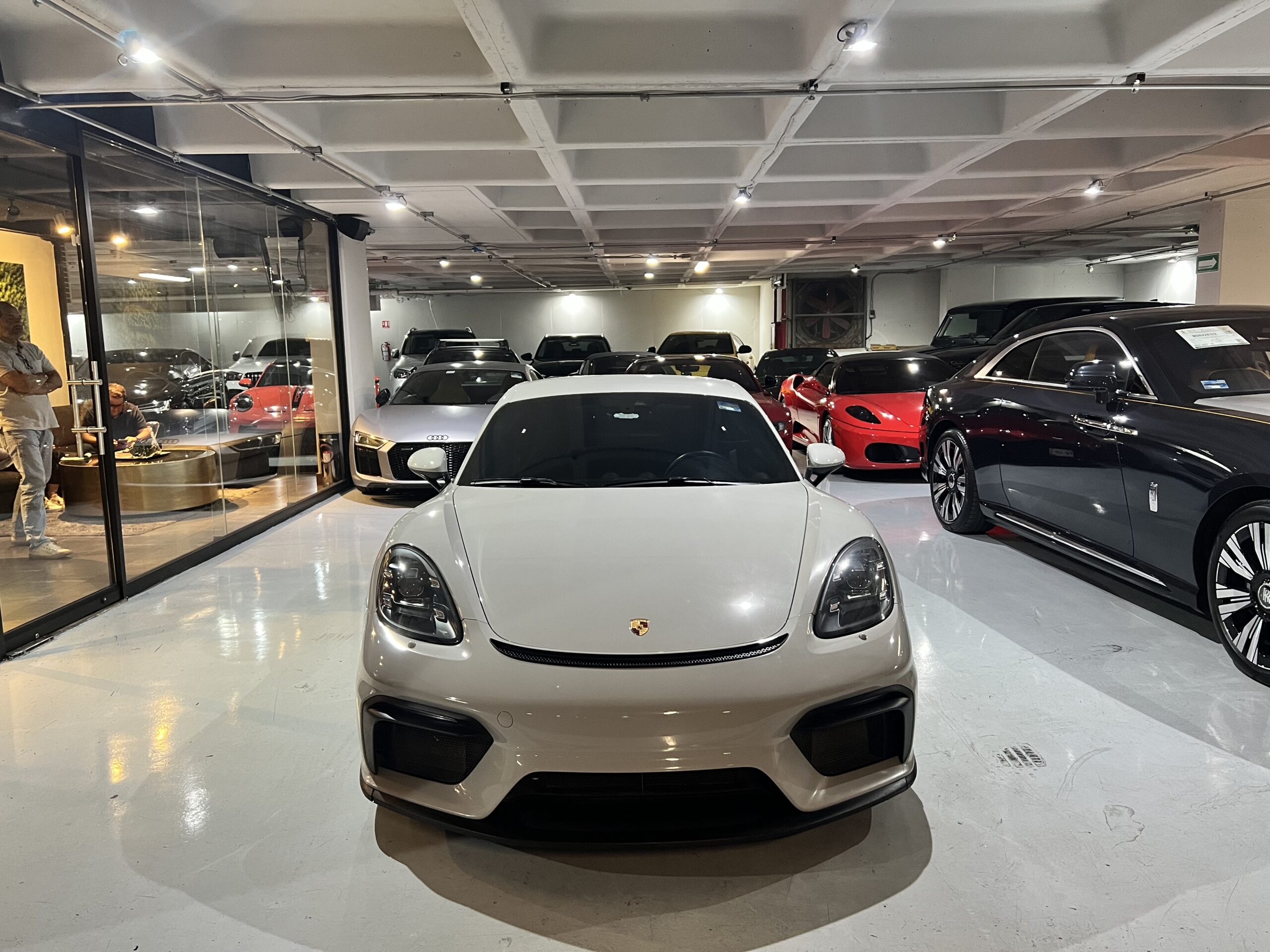 PORSCHE GT4 2021