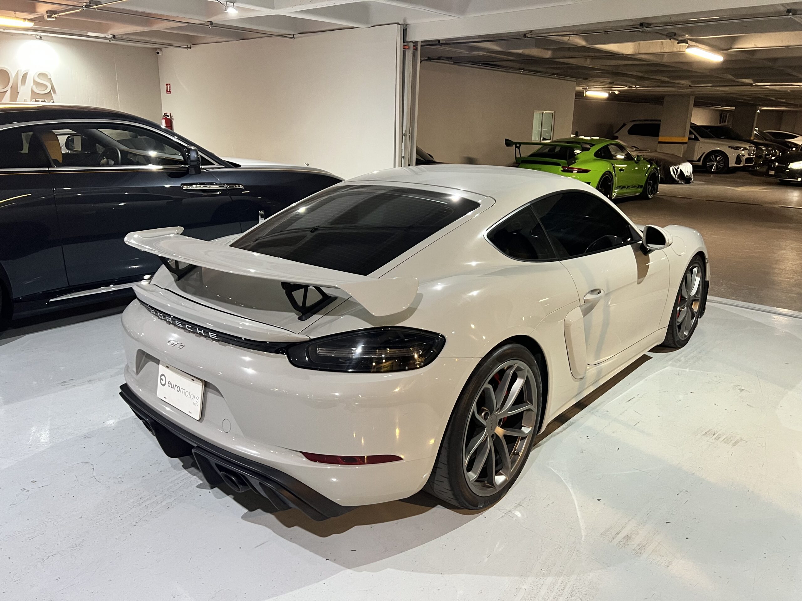 PORSCHE GT4 2021
