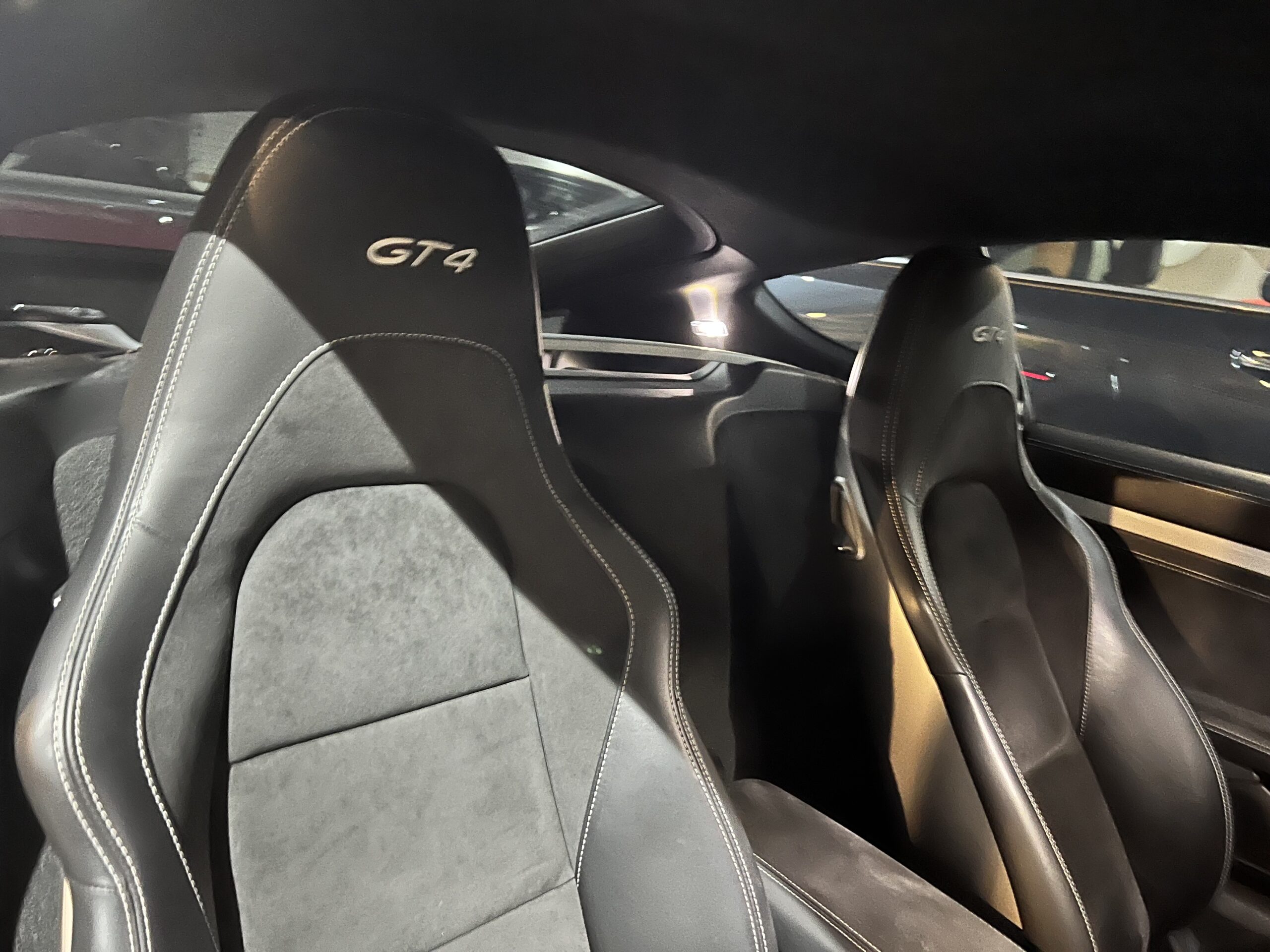 PORSCHE GT4 2021