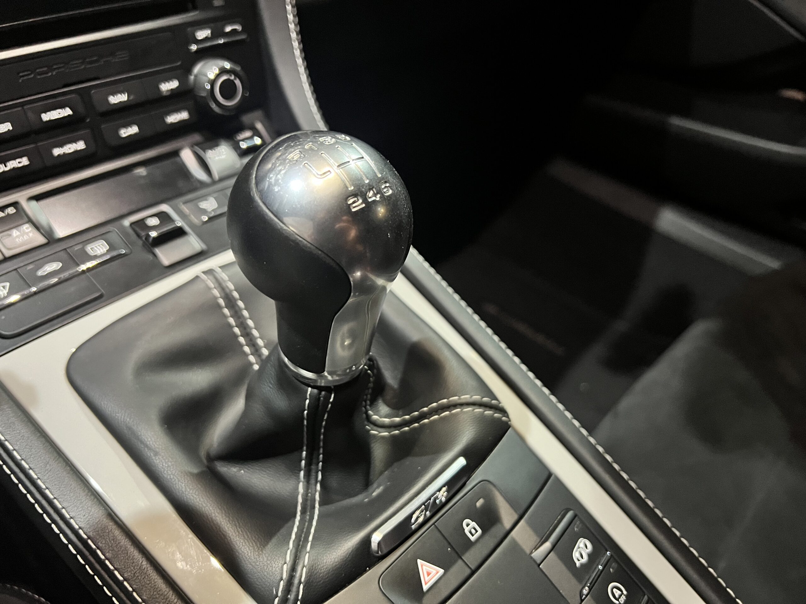PORSCHE GT4 2021