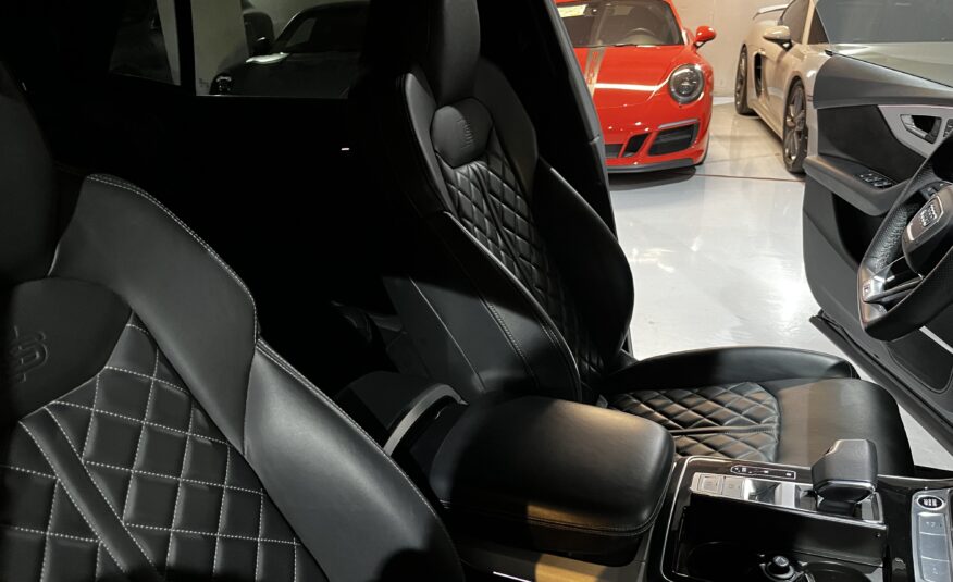 Audi Q8 S-Line 2021