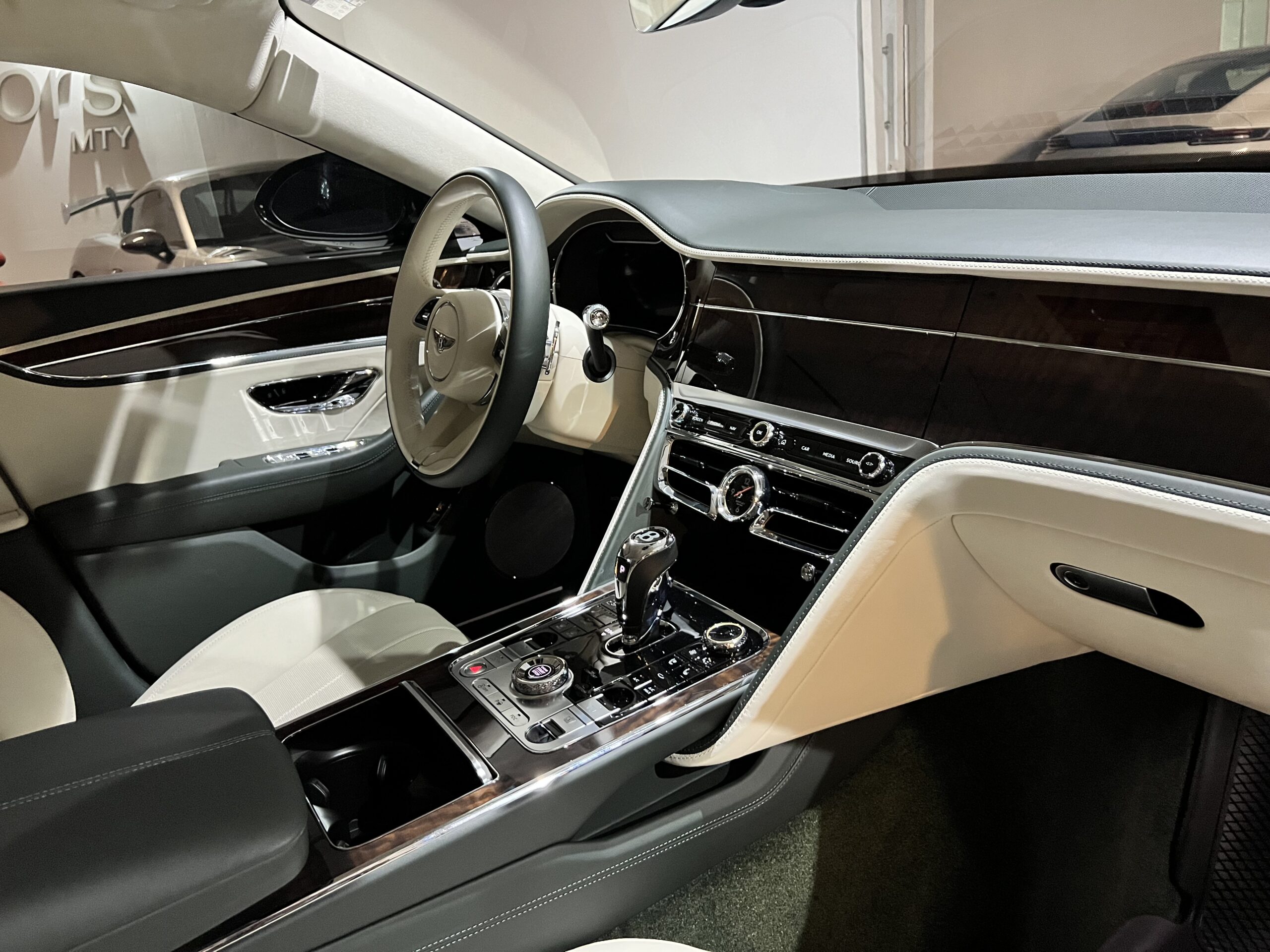 Bentley Flying Spur 2022