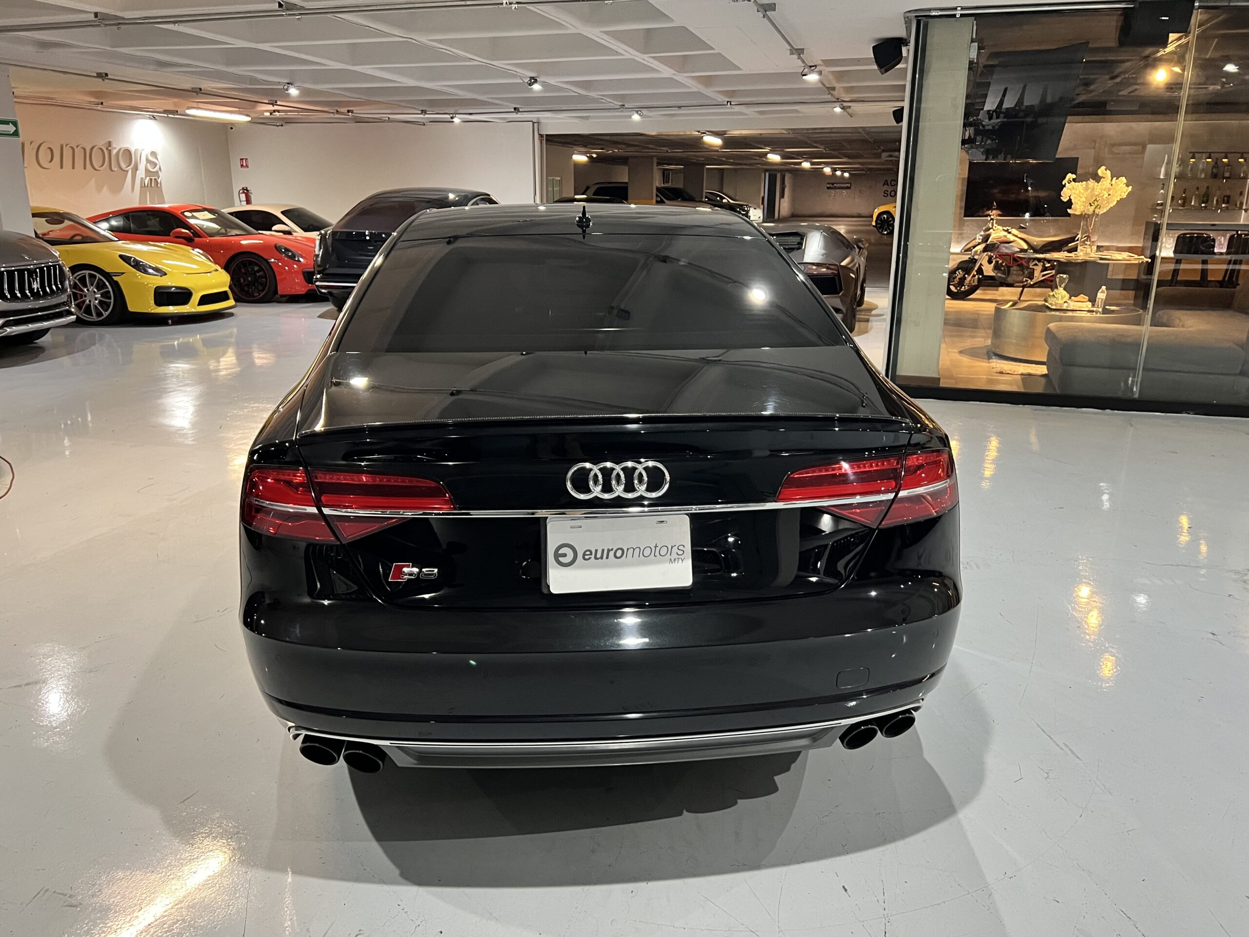 Audi S8 2016