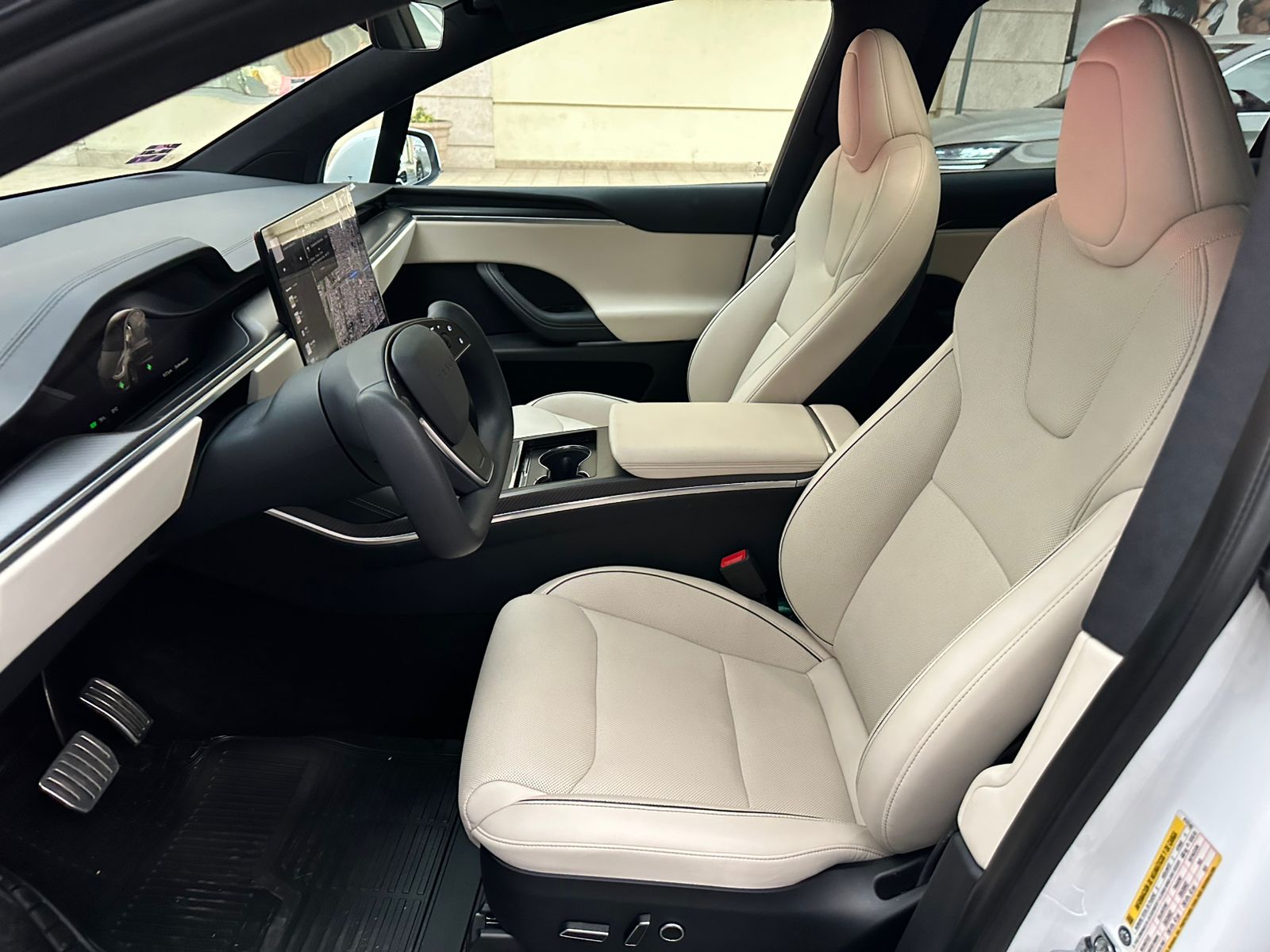 Tesla Model X 2023