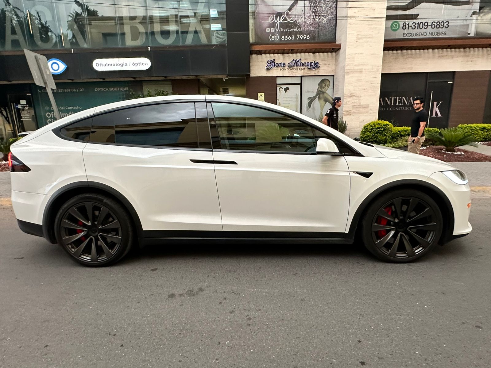 Tesla Model X 2023