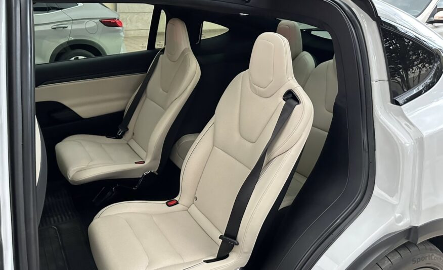 Tesla Model X 2023
