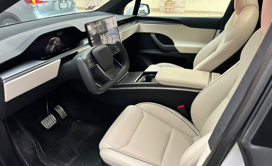 Tesla Model X 2023