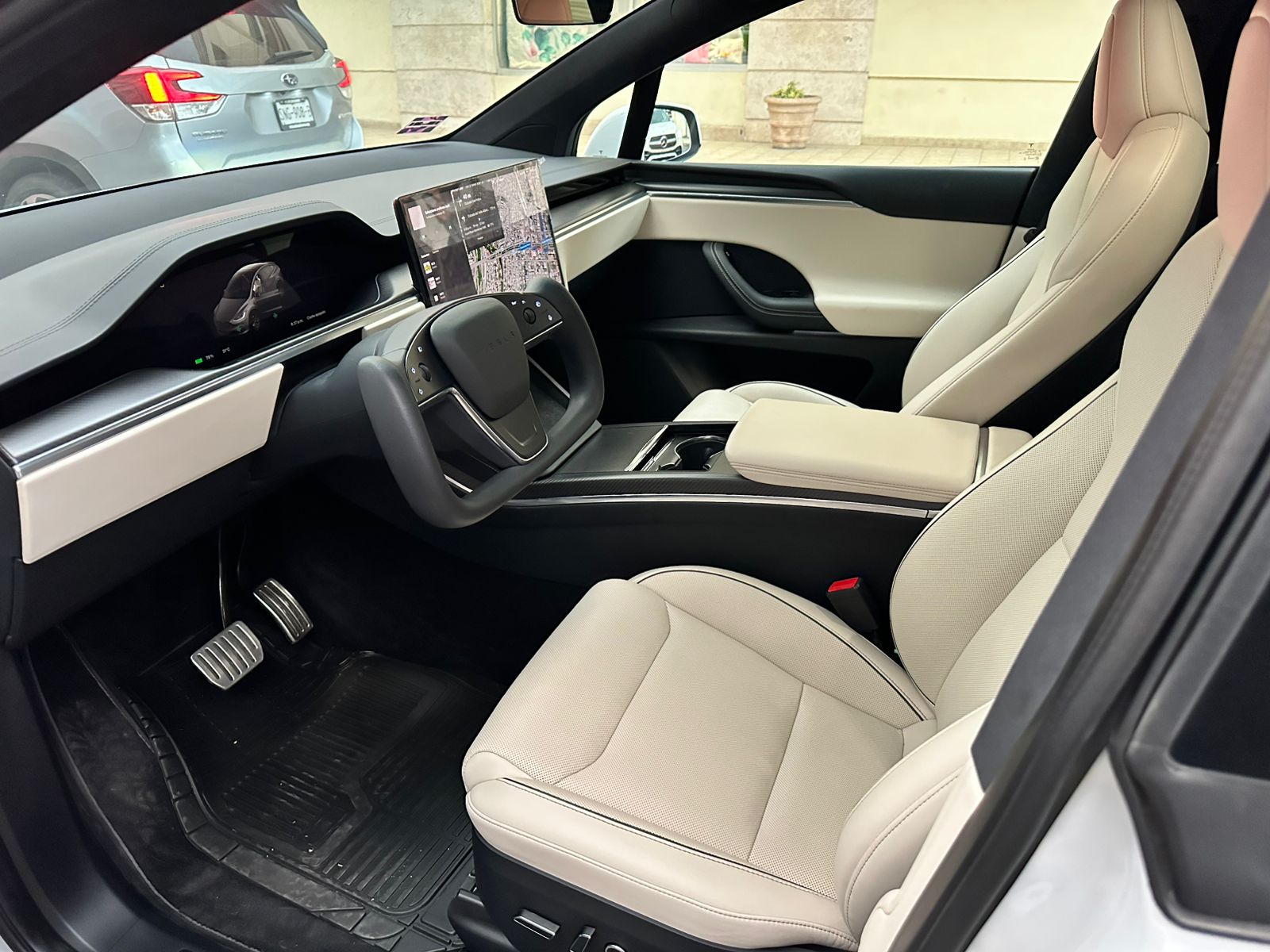 Tesla Model X 2023