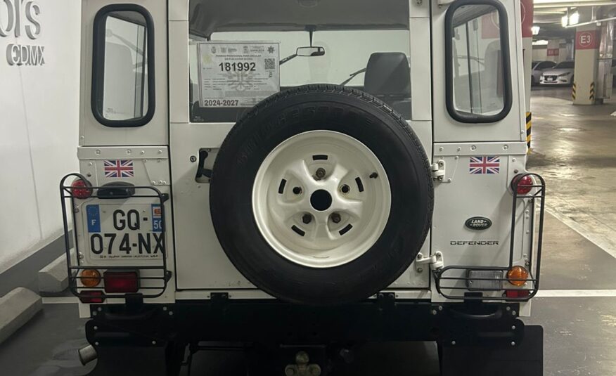 Land Rover Defender 90 1992