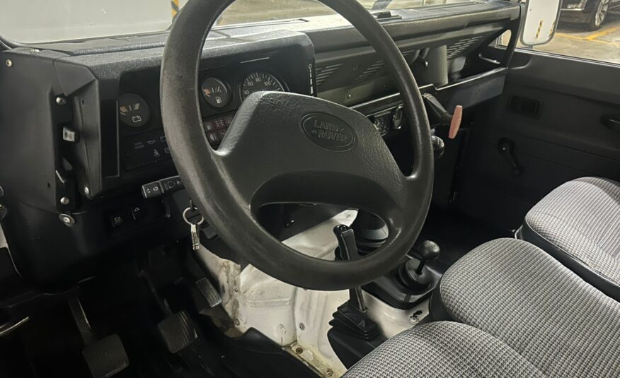 Land Rover Defender 90 1992