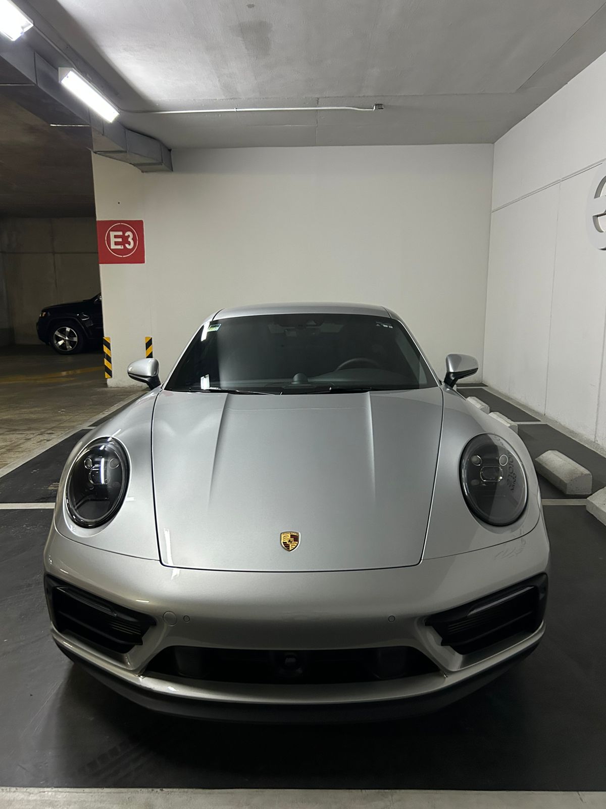 Porsche 911 Carrera 4 GTS 2024