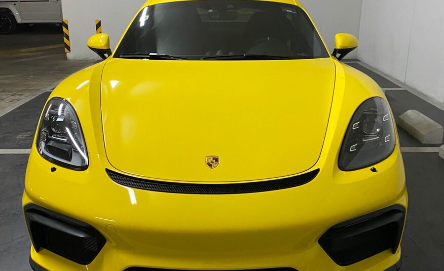Porsche GT4 2023