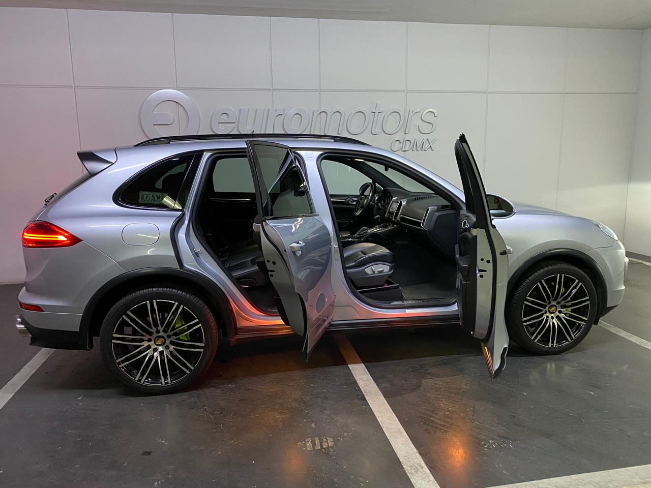 Porsche Cayenne SE Hybrid 2015