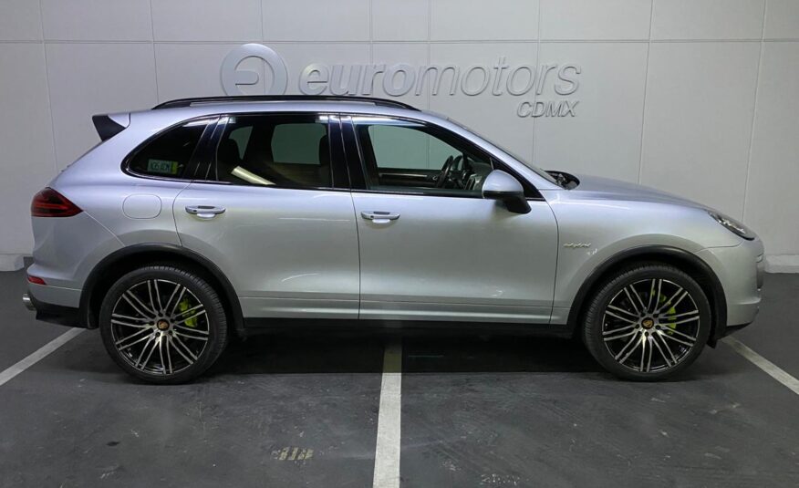 Porsche Cayenne SE Hybrid 2015