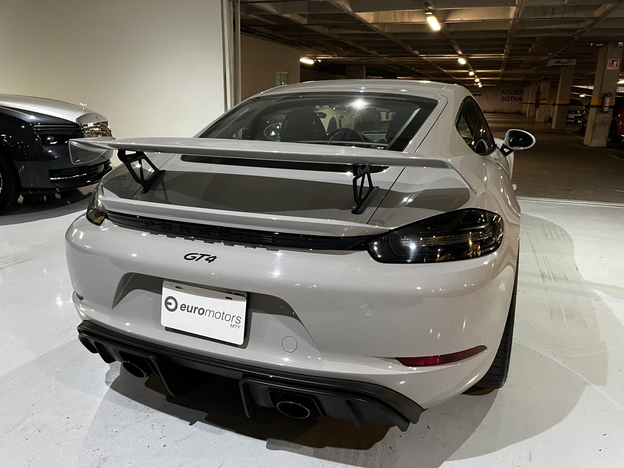 Porsche 718 Cayman GT4 2020