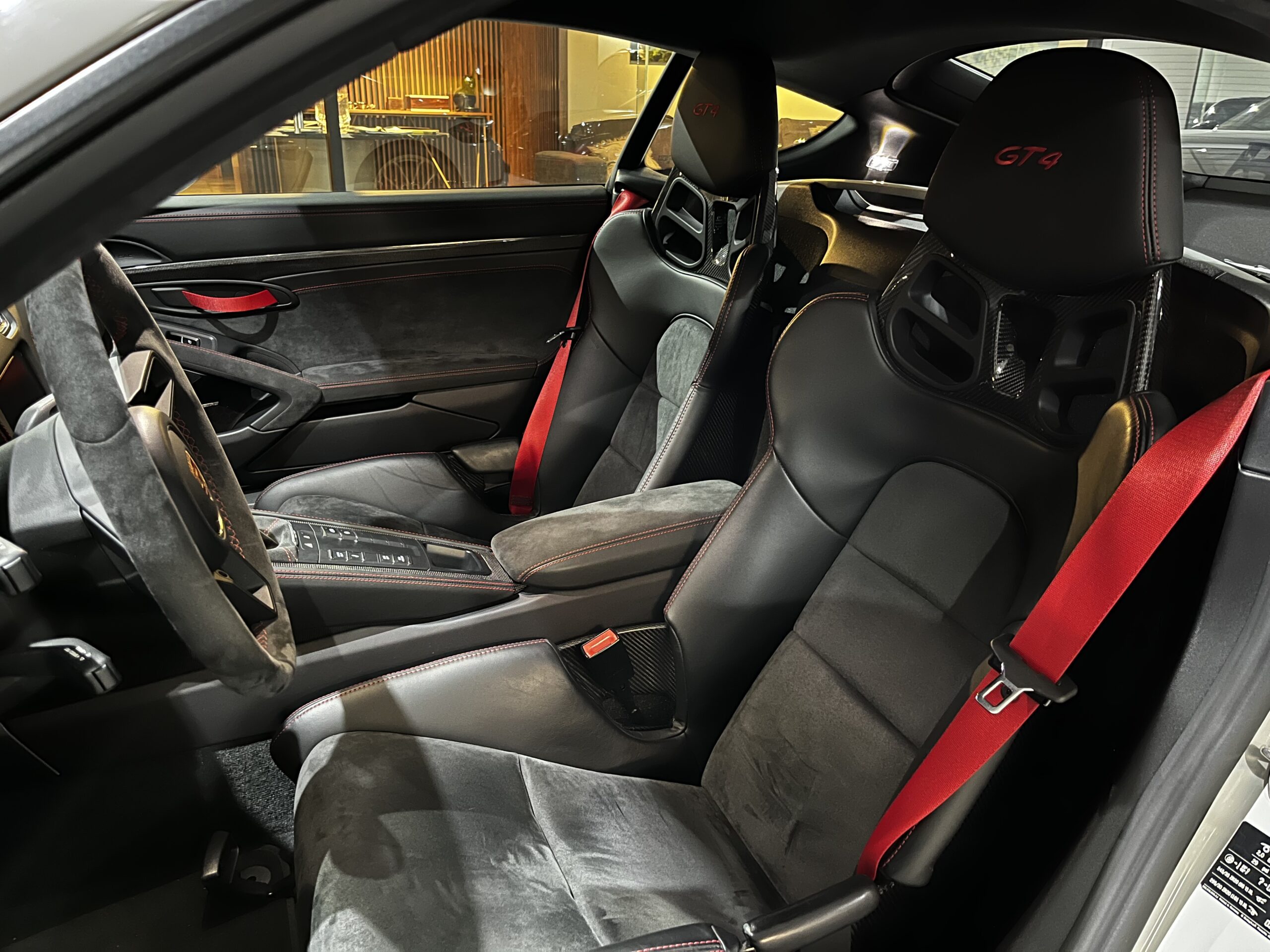 Porsche 718 Cayman GT4 2020