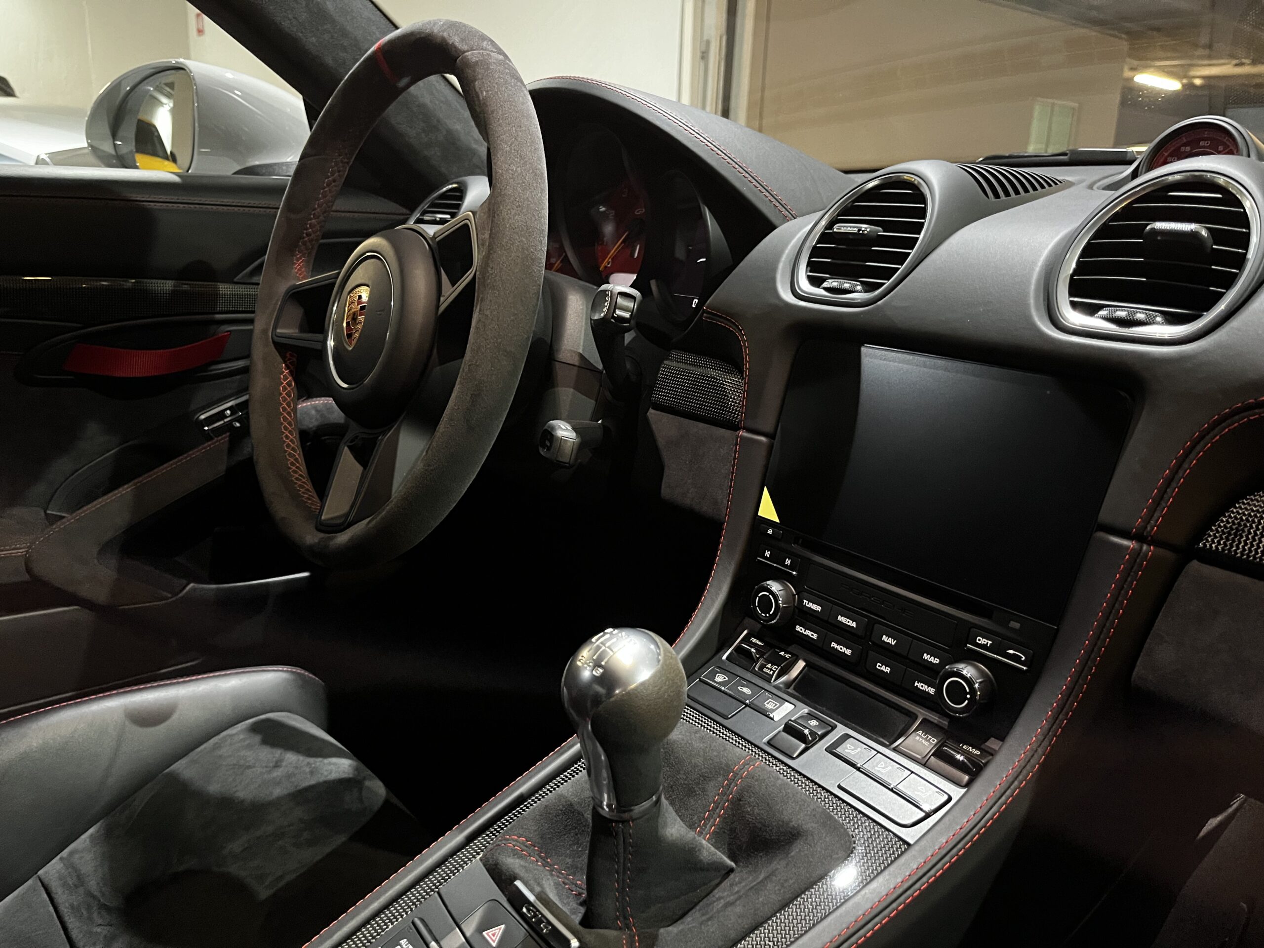 Porsche 718 Cayman GT4 2020