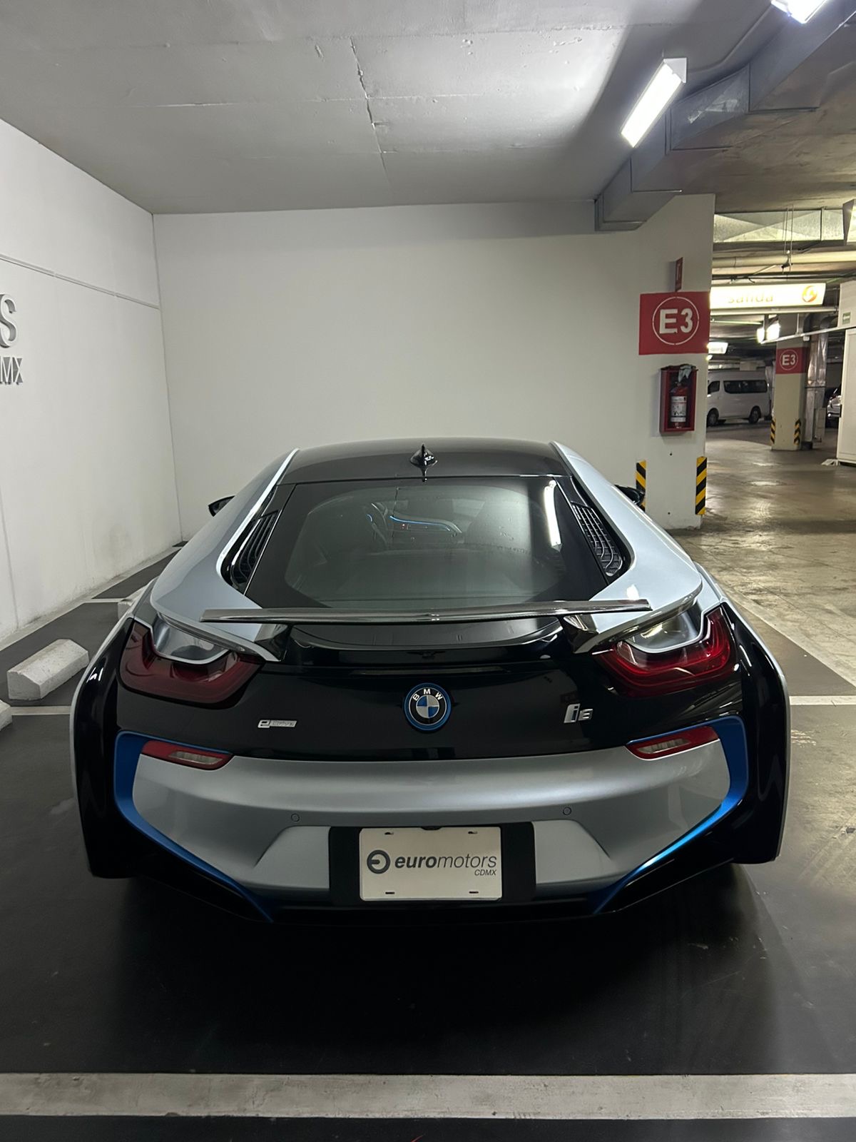 BMW I8 2017