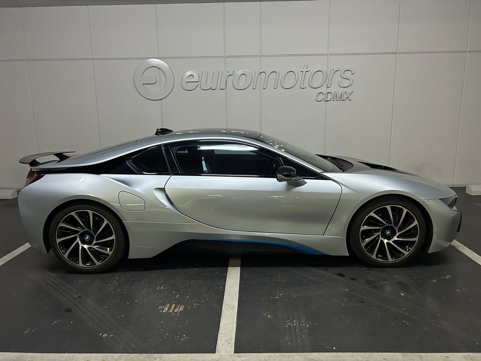 BMW I8 2017