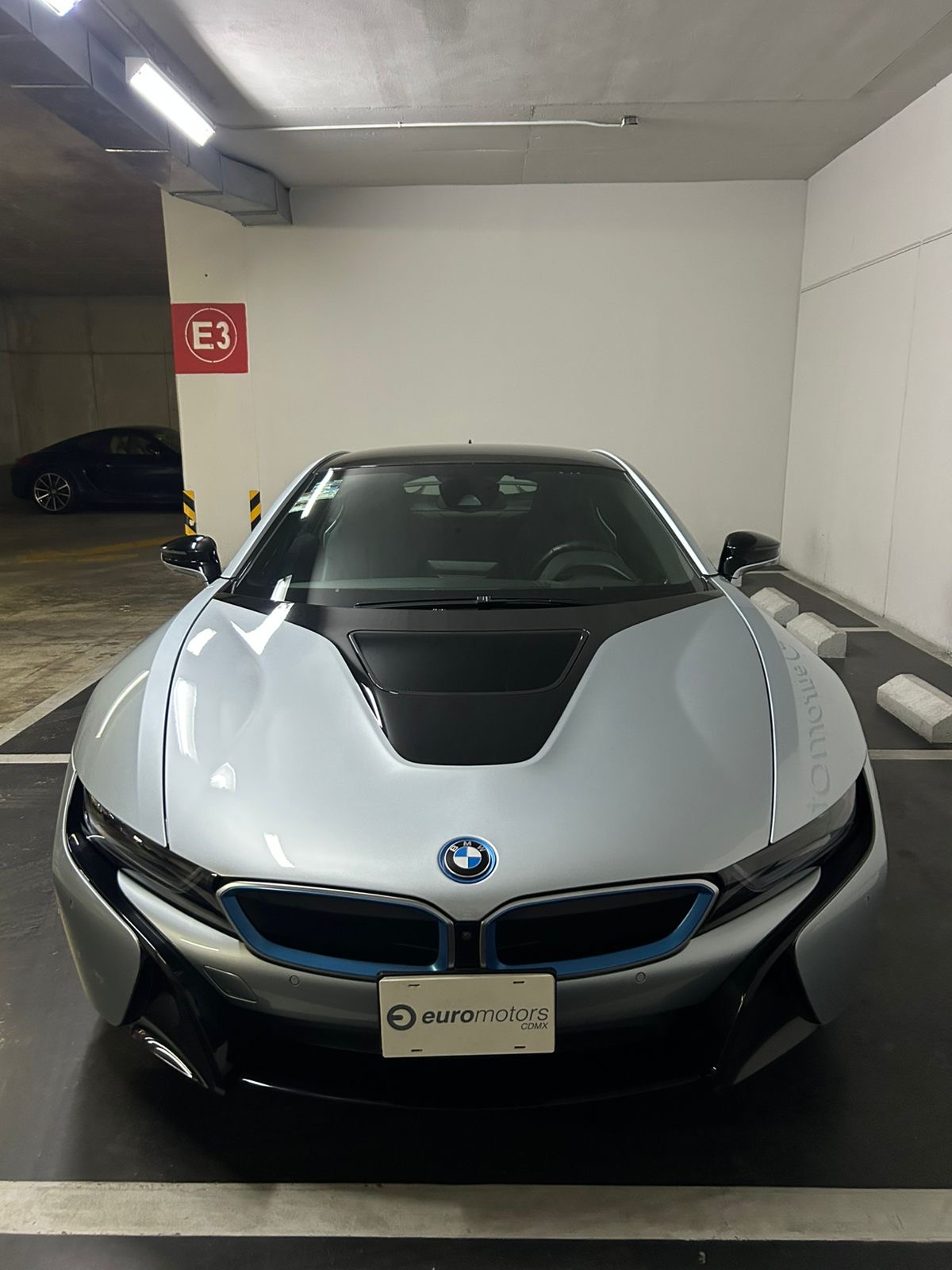 BMW I8 2017