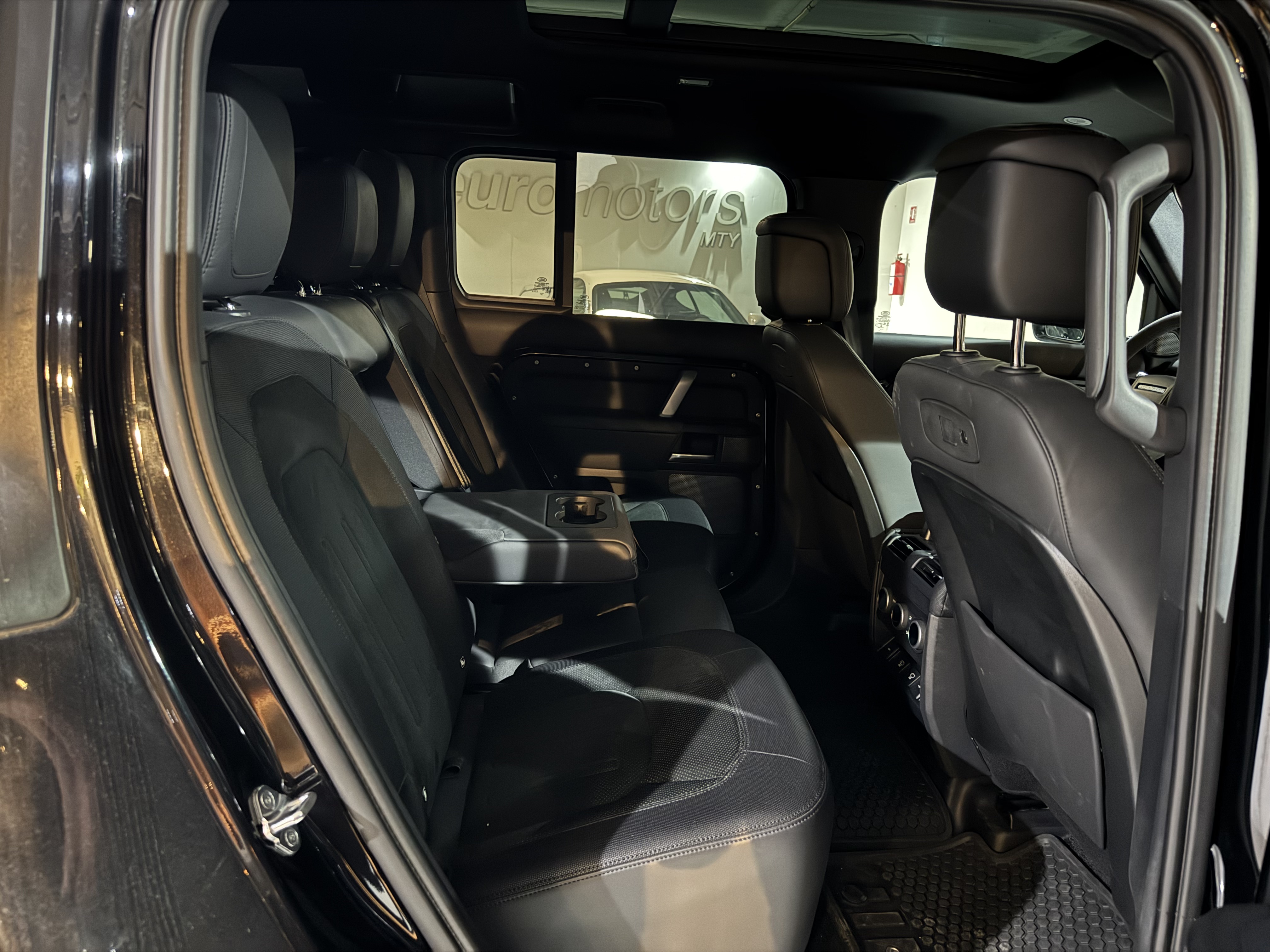 Land Rover Defender 110 V8 2022