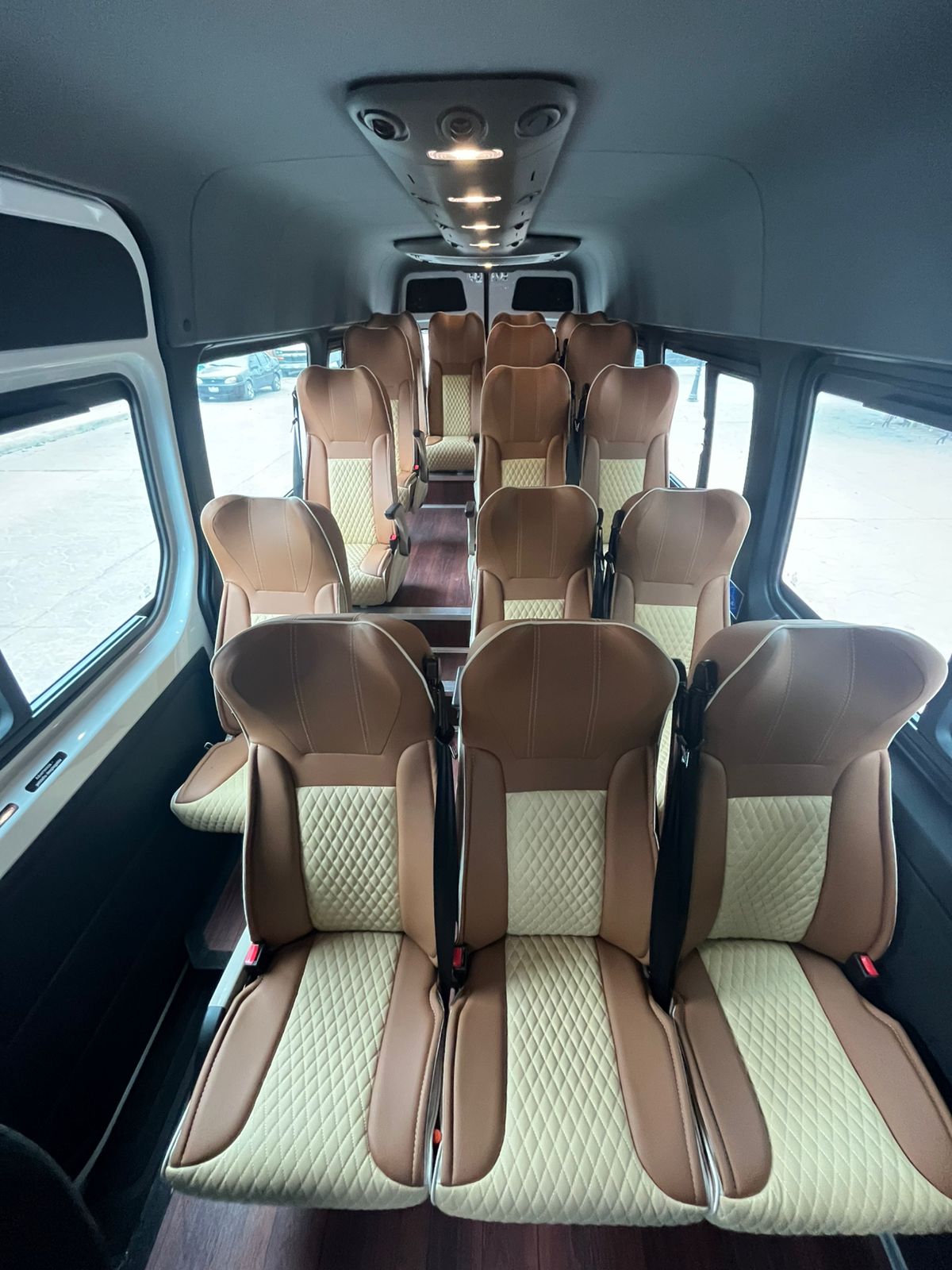 Mercedes Benz Sprinter 18 pasajeros 2024