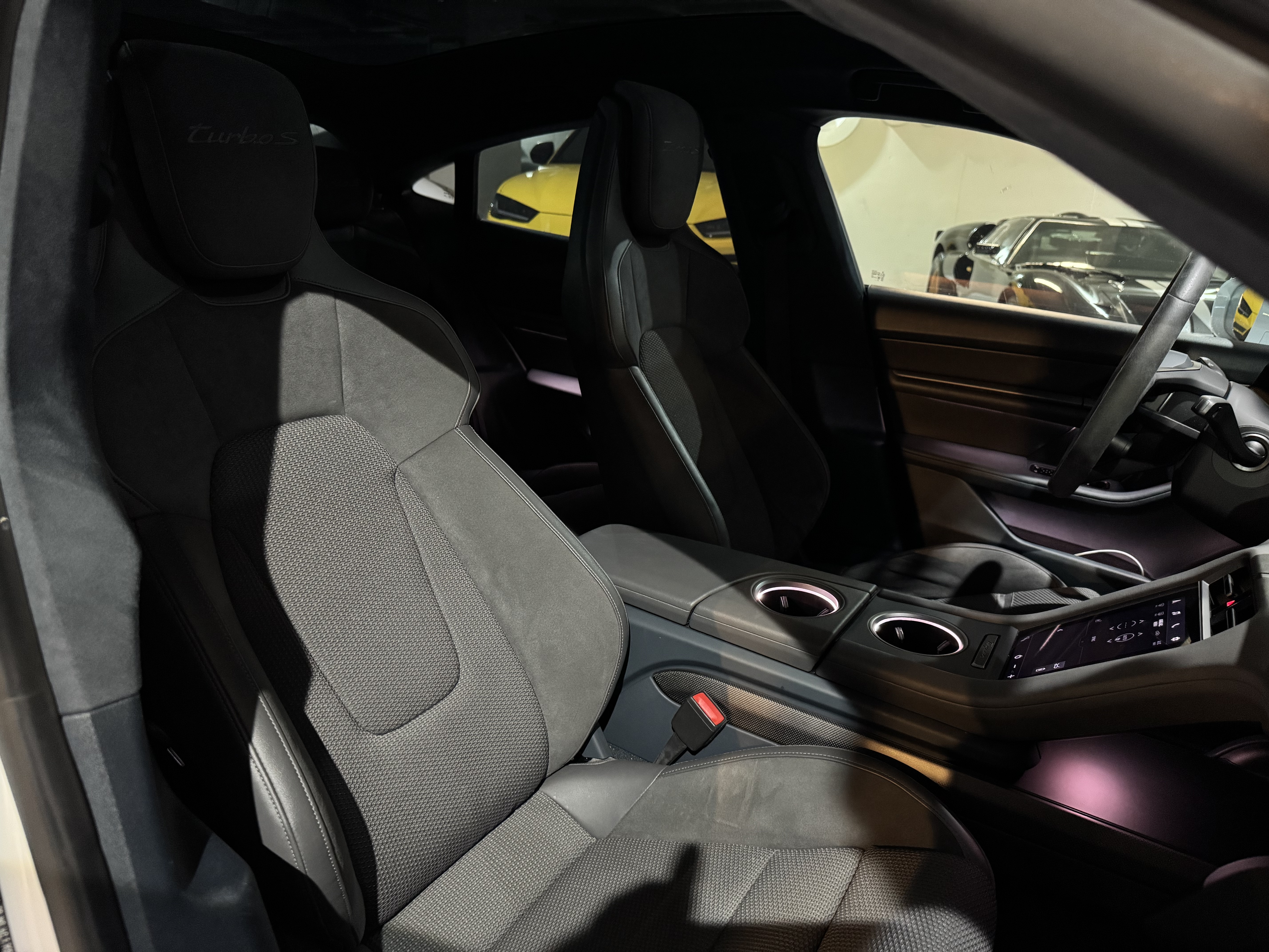 Porsche Taycan Turbo S 2021