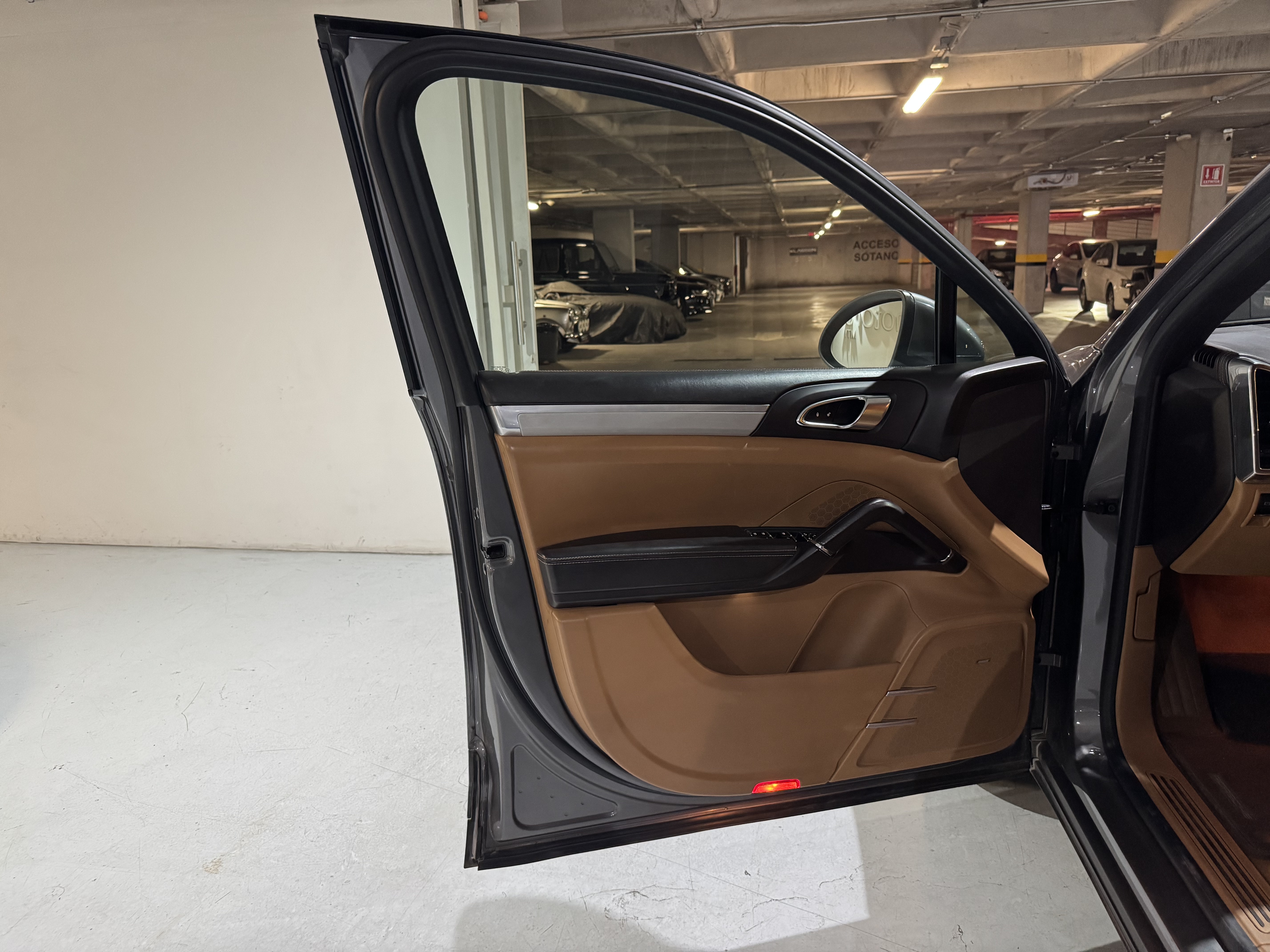 Porsche Cayenne 2014