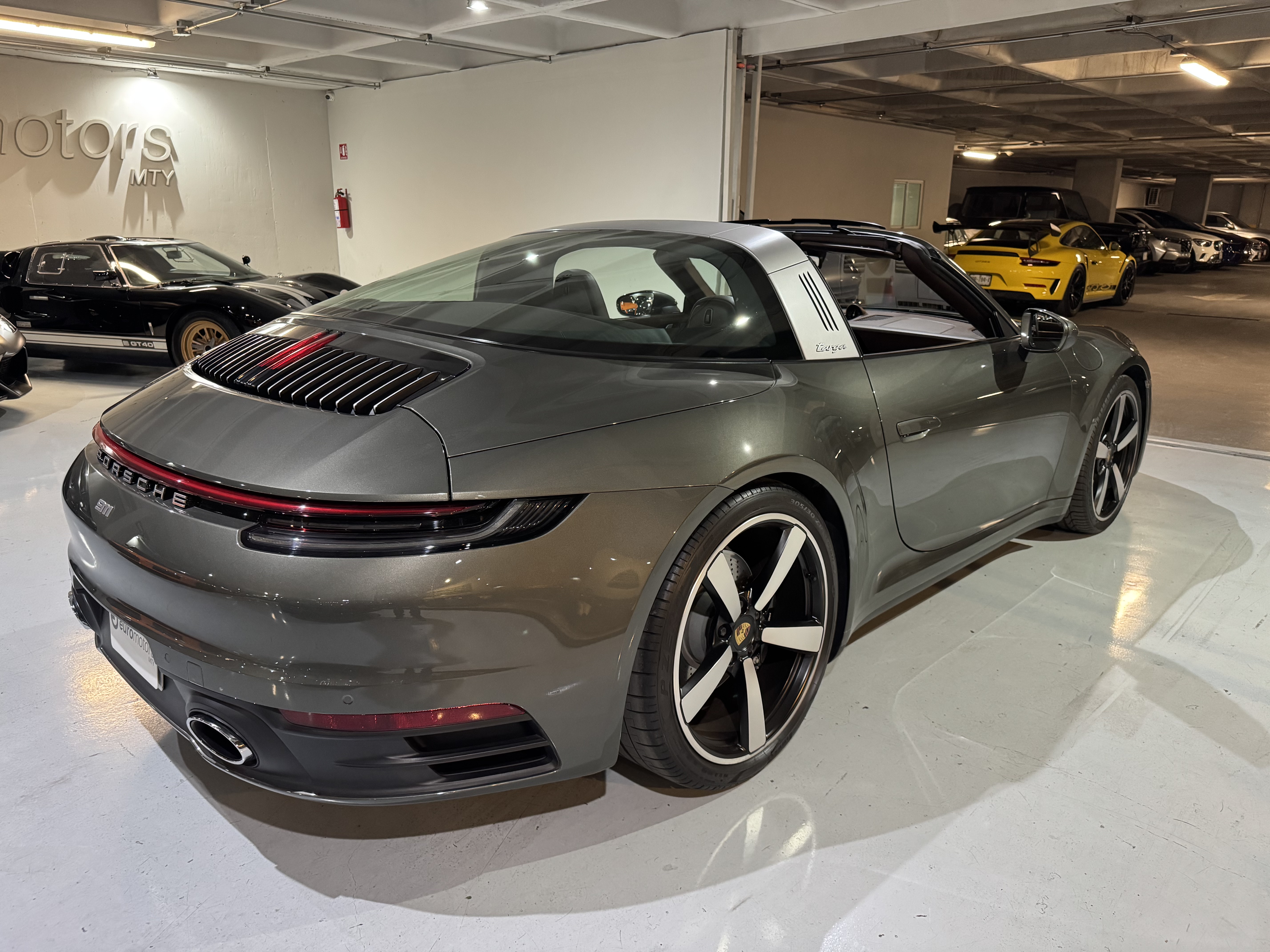 Porsche 911 Targa Carrera 4s