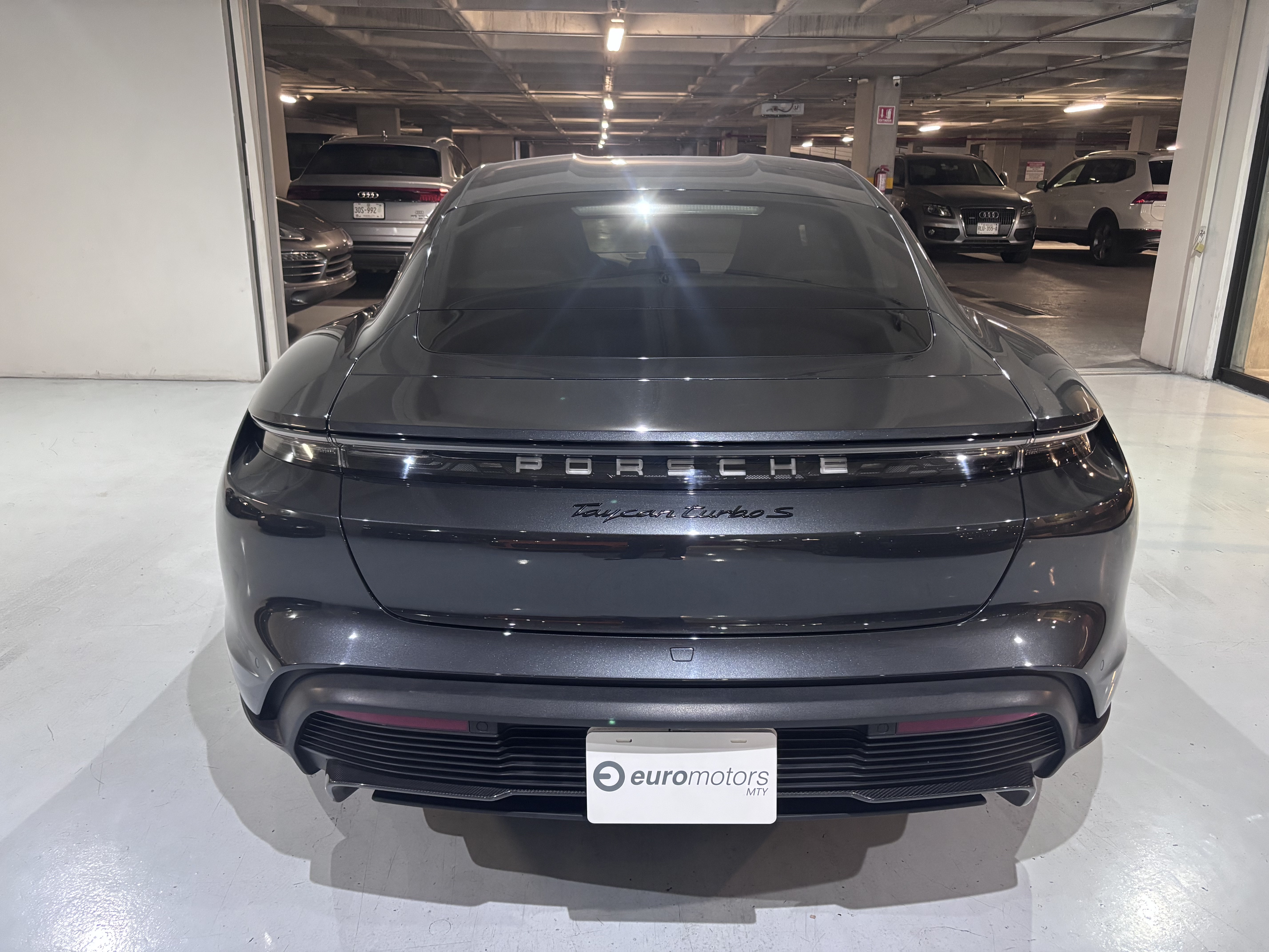 Porsche Taycan Turbo S 2021